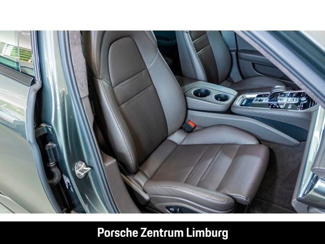 Porsche Panamera GTS Sport Turismo HA-Lenkung Nachtsicht