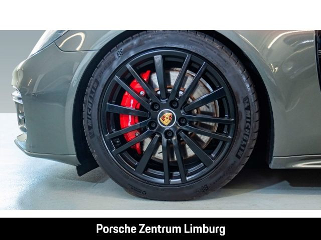 Porsche Panamera GTS Sport Turismo HA-Lenkung Nachtsicht
