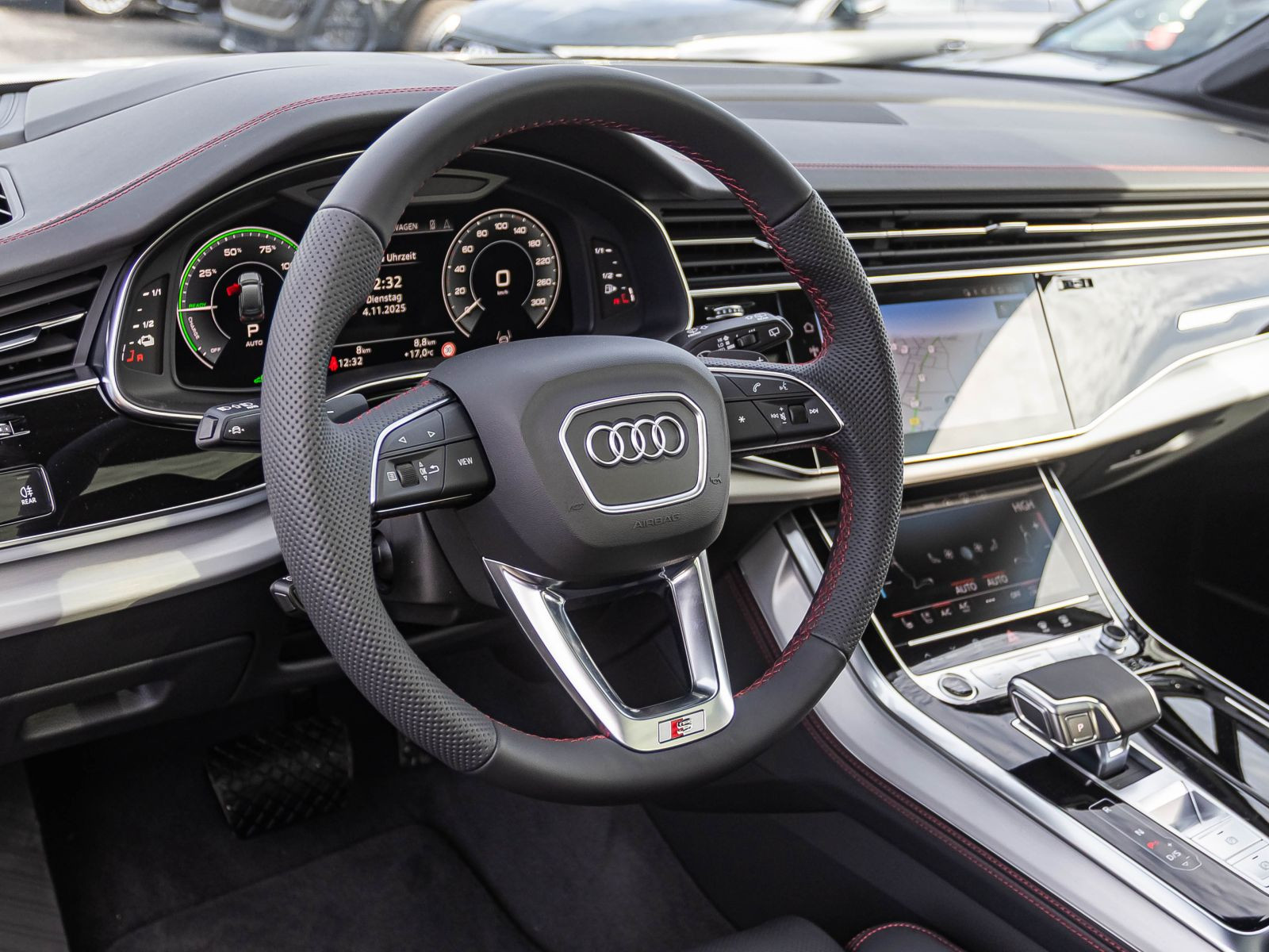 Audi Q7 SUV S line TFSI e quattro 360kW Pano B&O Massage Fahrwerkspaket AHK 