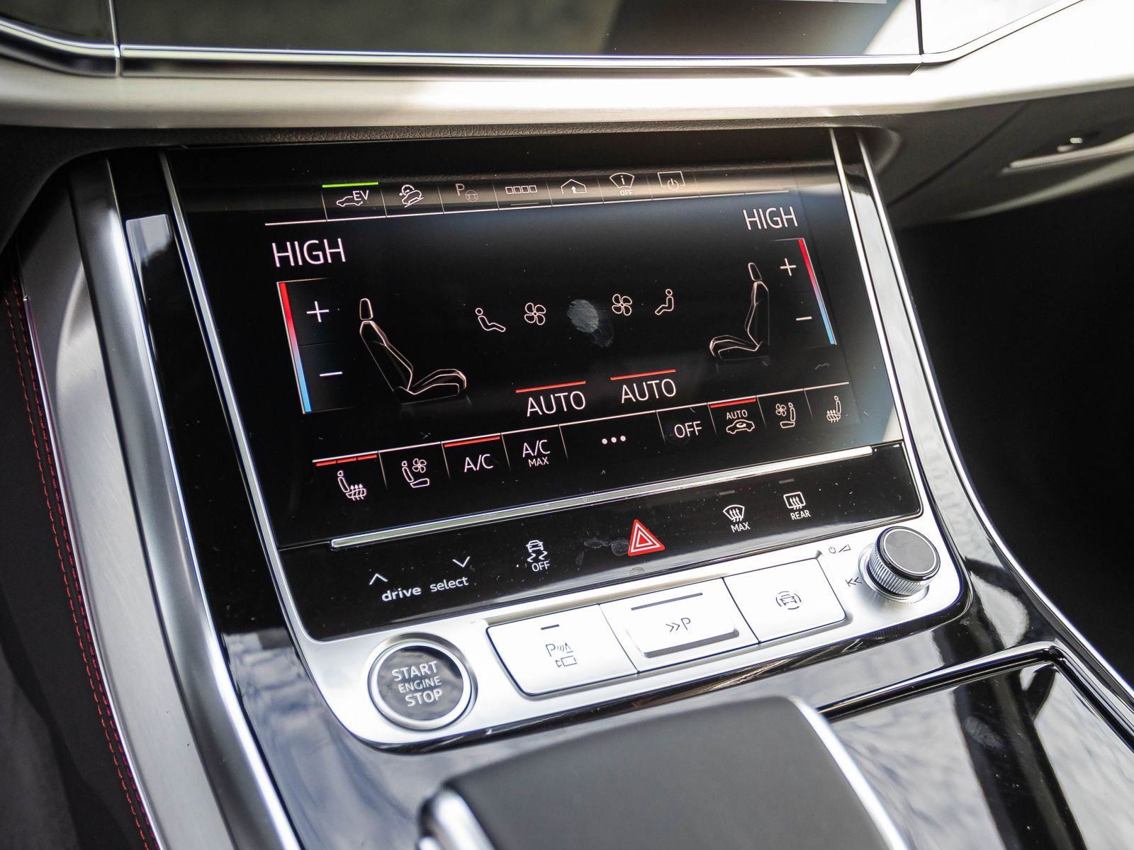 Audi Q7 SUV S line TFSI e quattro 360kW Pano B&O Massage Fahrwerkspaket AHK 