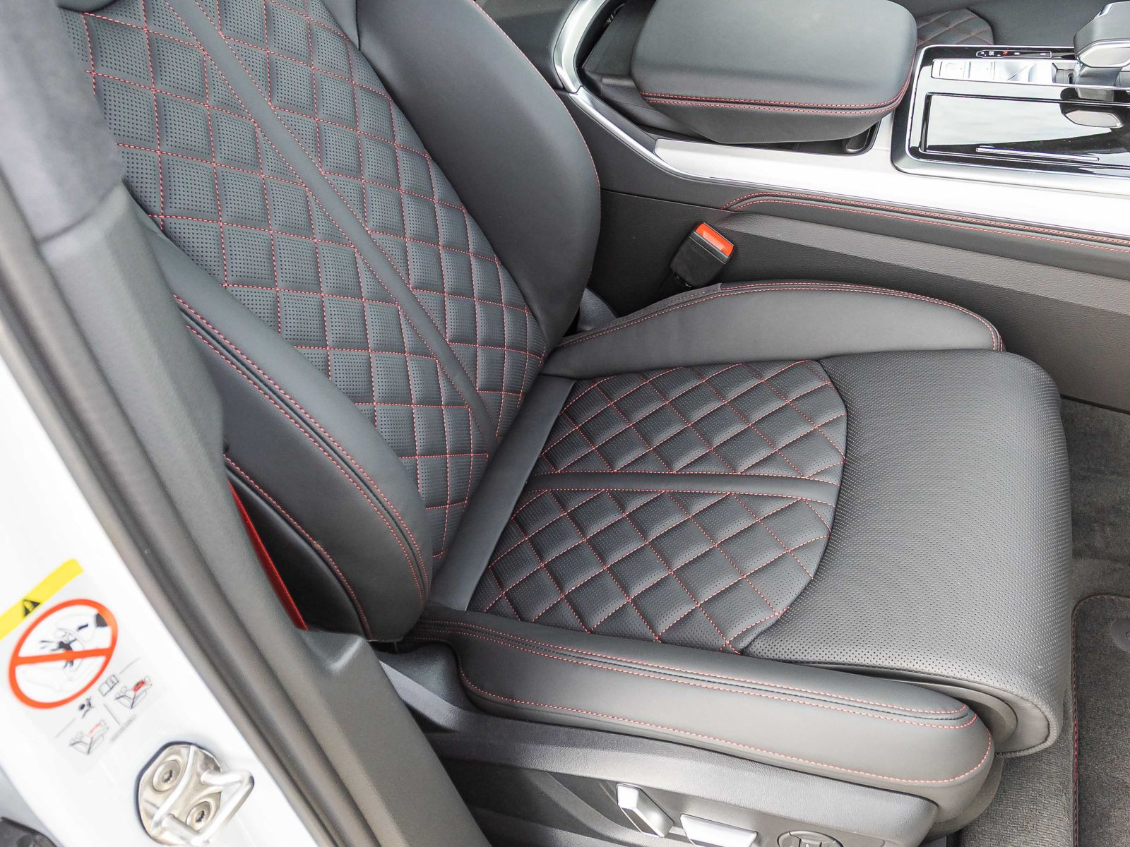 Audi Q7 SUV S line TFSI e quattro 360kW Pano B&O Massage Fahrwerkspaket AHK 