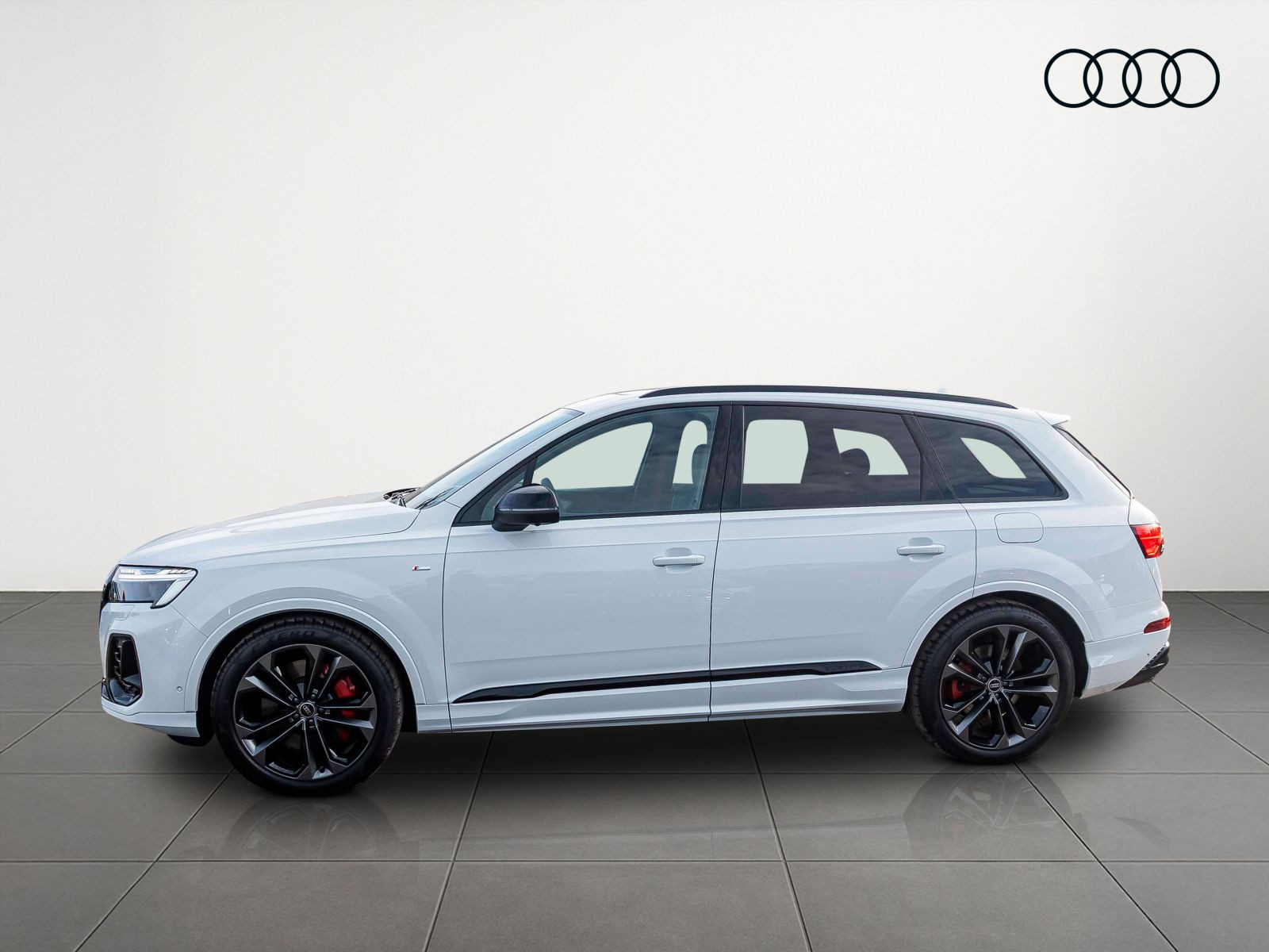 Audi Q7 SUV S line TFSI e quattro 360kW Pano B&O Massage Fahrwerkspaket AHK 