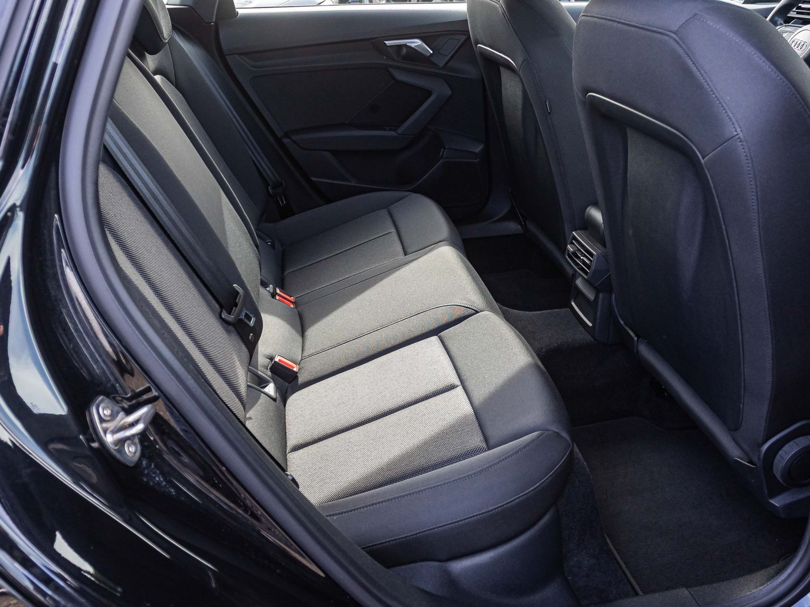 Audi A3 Sportback Advanced 40TFSI qu. Stronic LED EPH DAB AHK