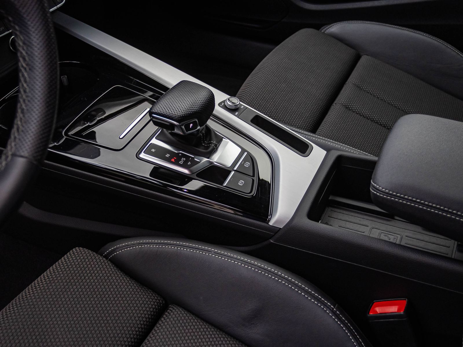 Audi A4 Avant S line 40TFSI Stronic Navi LED GRA EPH