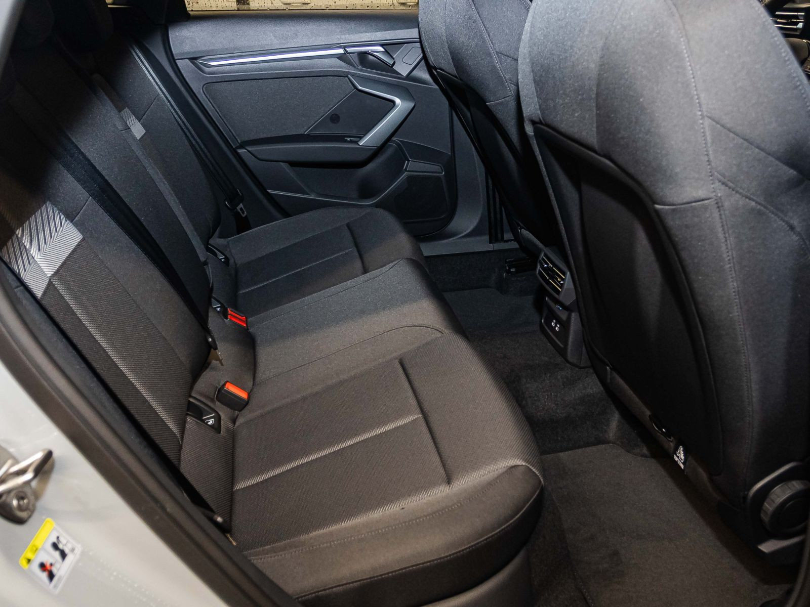 Audi A3 Sportback advanced TFSI 110kW Komfort-Business-Paket  LED