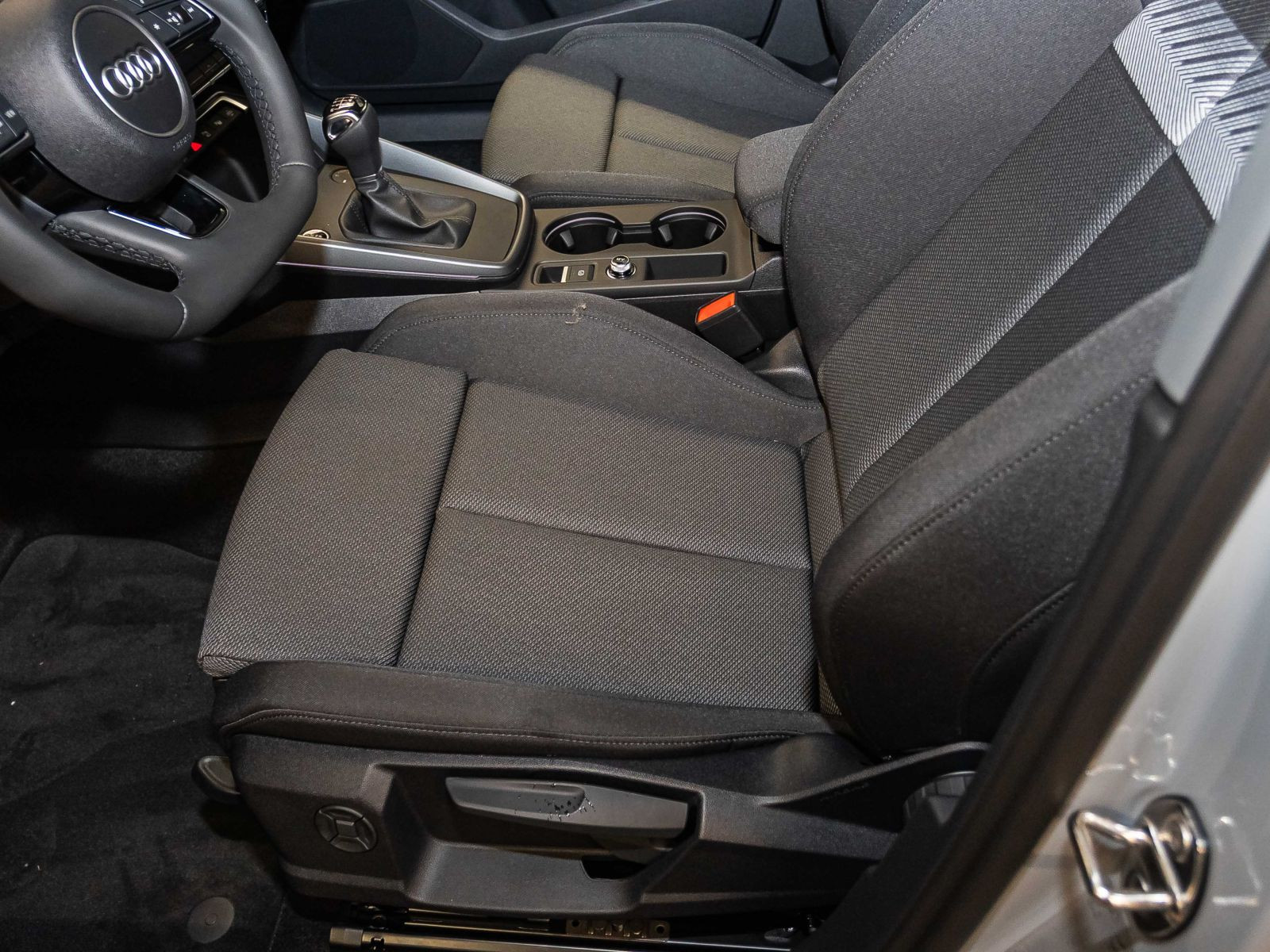 Audi A3 Sportback advanced TFSI 110kW Komfort-Business-Paket  LED