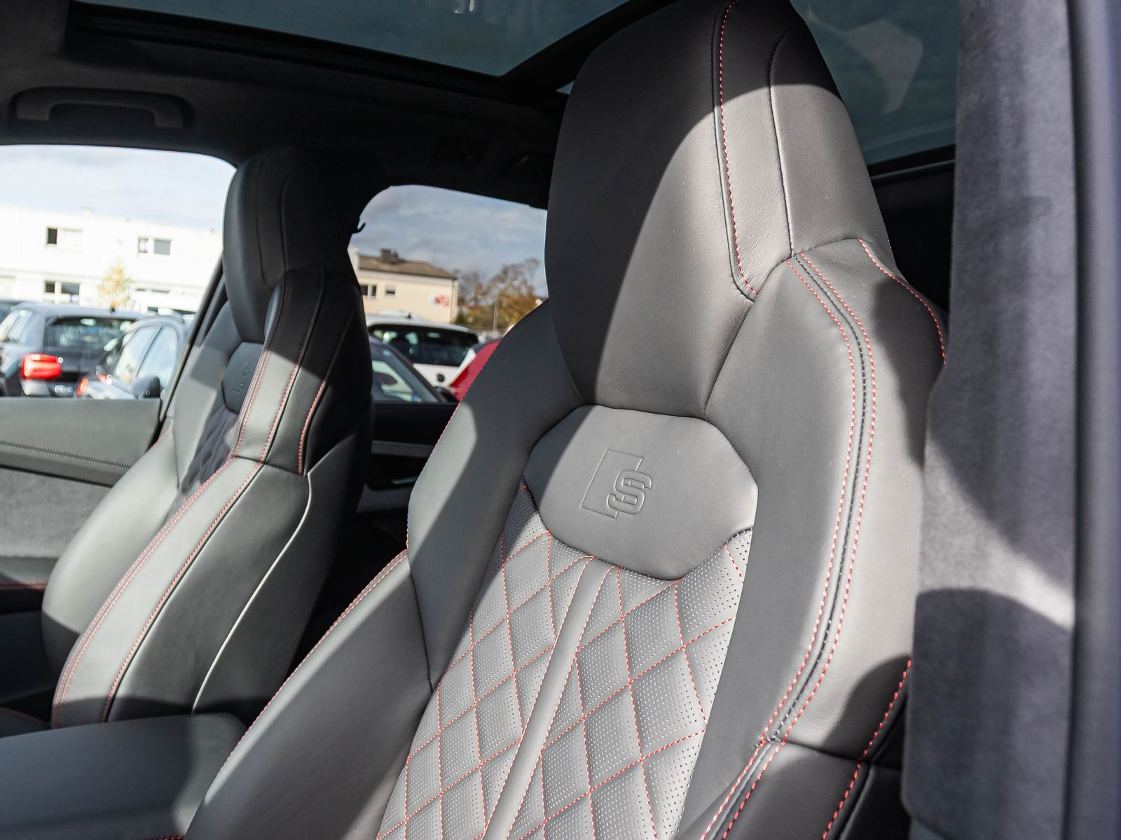 Audi Q7  S line TFSI e quattro 360 kW AHK Pano HuD 21"