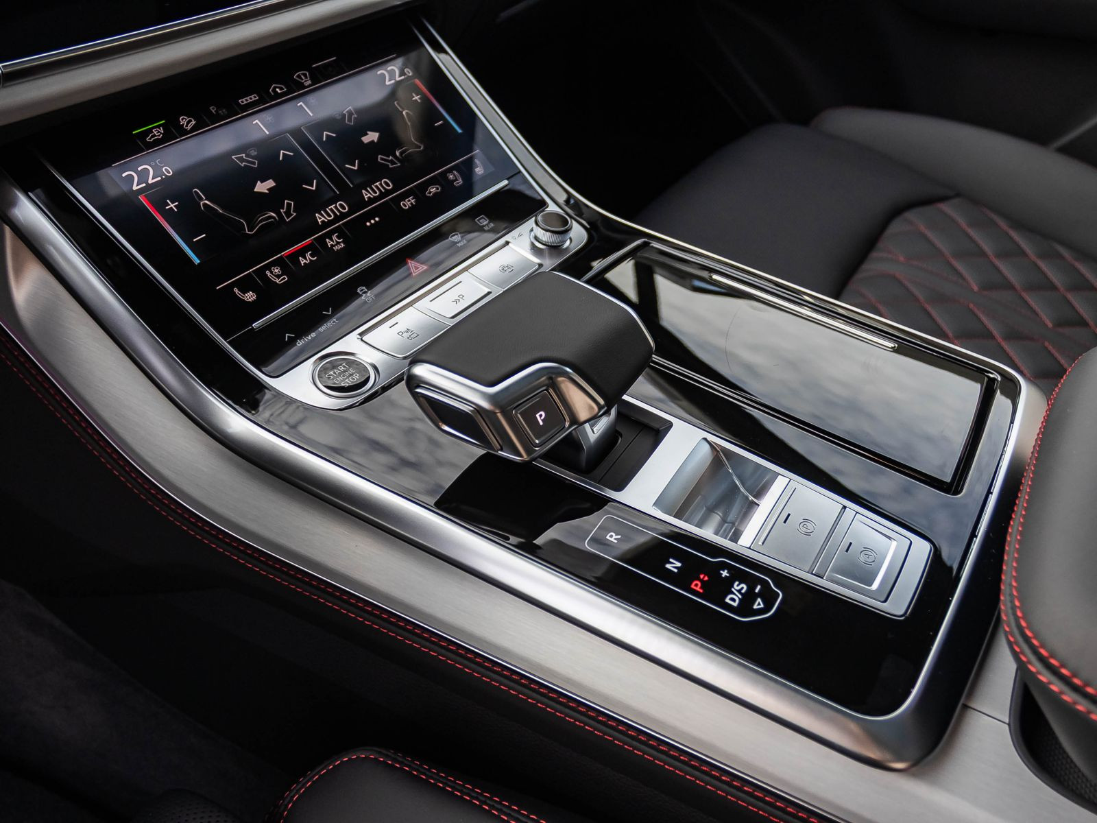 Audi Q7  S line TFSI e quattro 360 kW AHK Pano HuD 21"