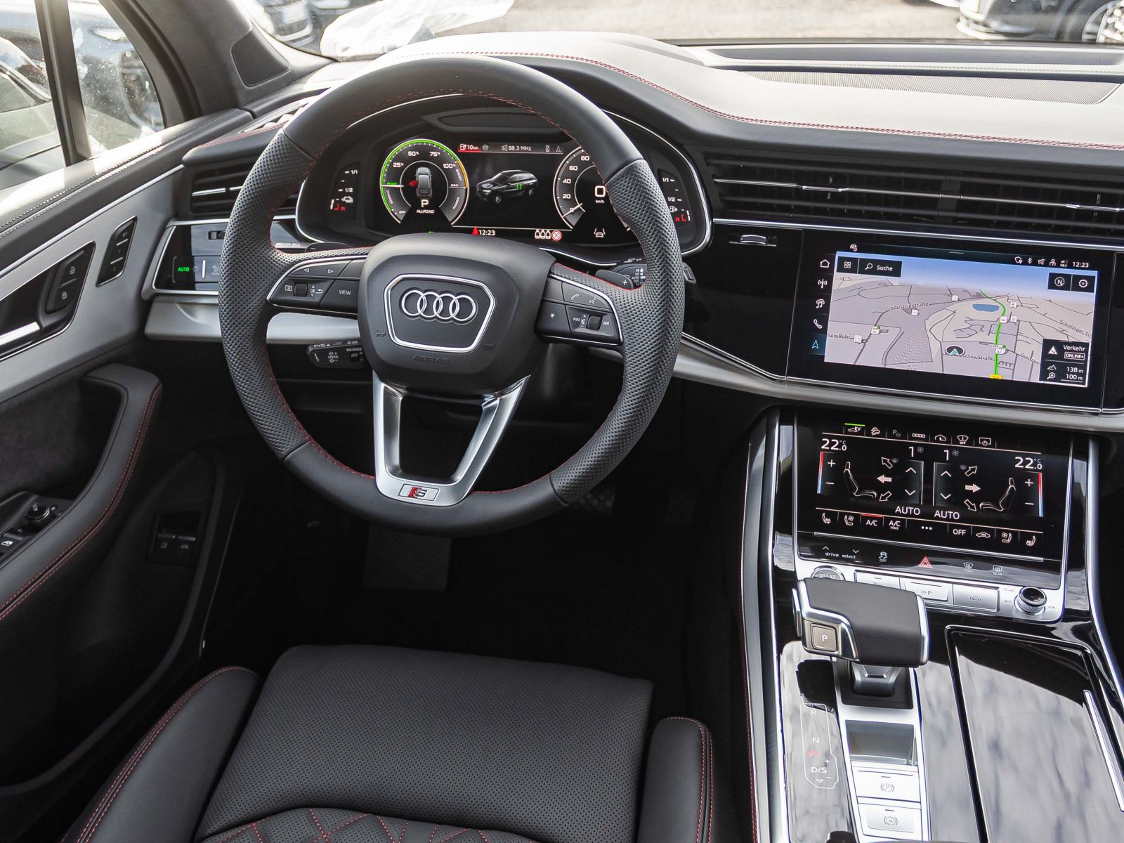Audi Q7  S line TFSI e quattro 360 kW AHK Pano HuD 21"
