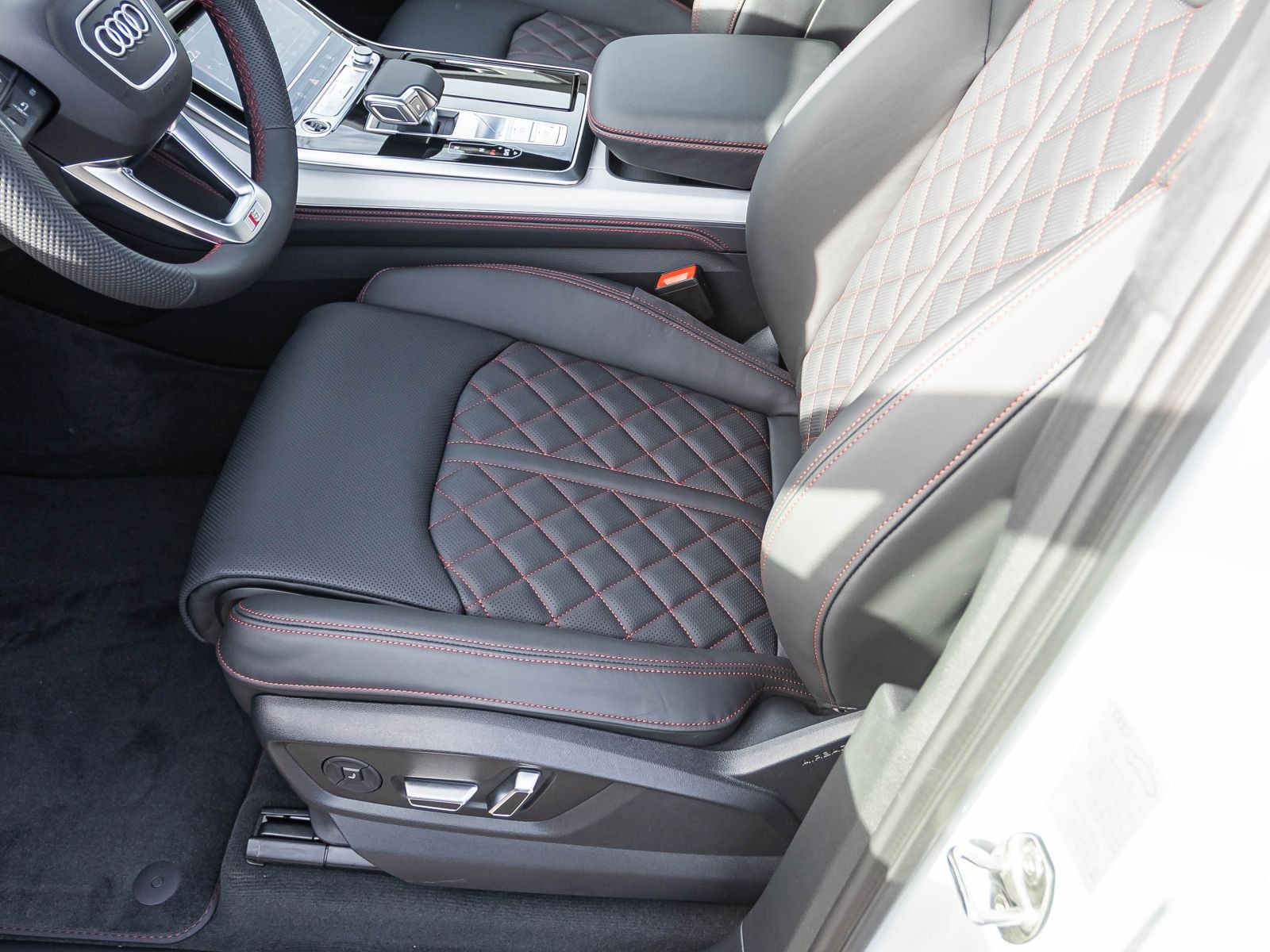 Audi Q7  S line TFSI e quattro 360 kW AHK Pano HuD 21"