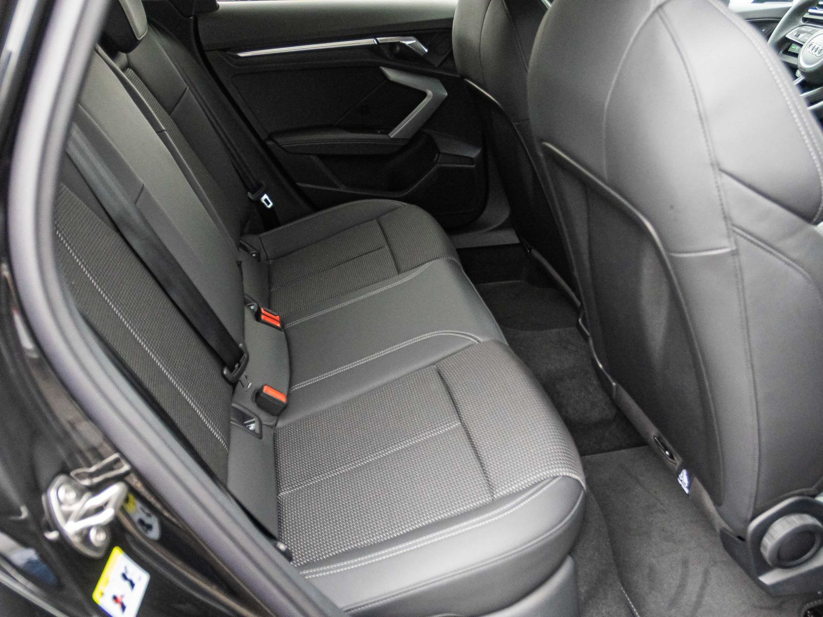 Audi A3 Sportback advanced TDI 150PS Stronic Business Plus 18"