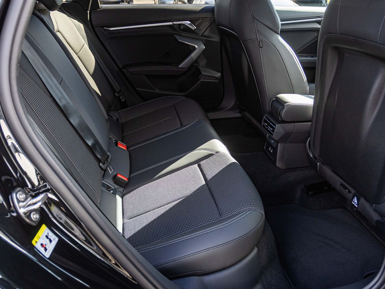 Audi A3 Sportback advanced TDI 110 kW S-tronic S-Interieur Business 18"