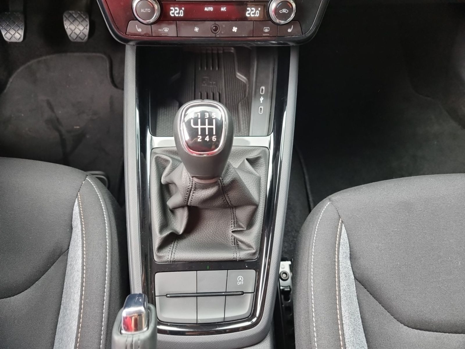 Skoda Kamiq 1.0 TSI Selection LED CarPlay GRA EPH DAB