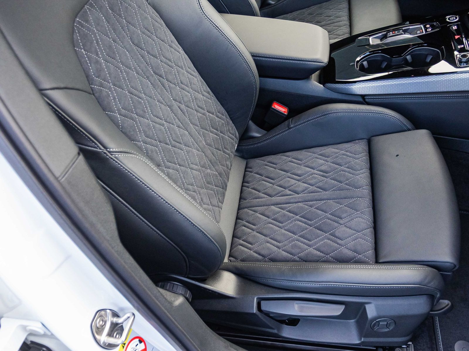 Audi A5 Avant TDI edition one quattro 150kW S Tech-Plus S-Interieur AHK