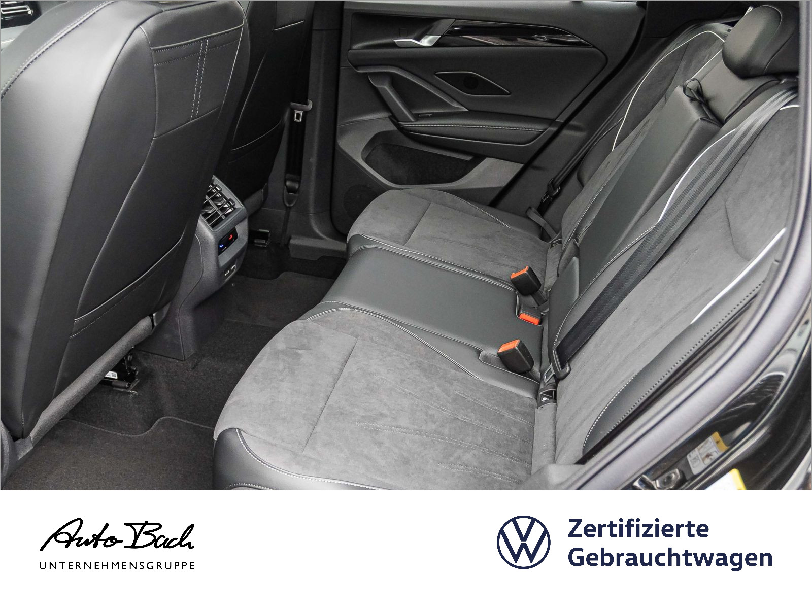 Volkswagen Tiguan 1.5 eTSI Elegance DSG Navi LED Digital Cockpit Panorama ACC AHK