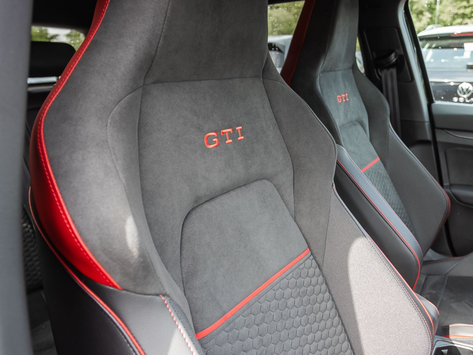 Volkswagen Golf VIII GTI Clubsport 2.0 TSI DSG, Navi, LED-Matrix, Rückfahrkamera, App-Connect