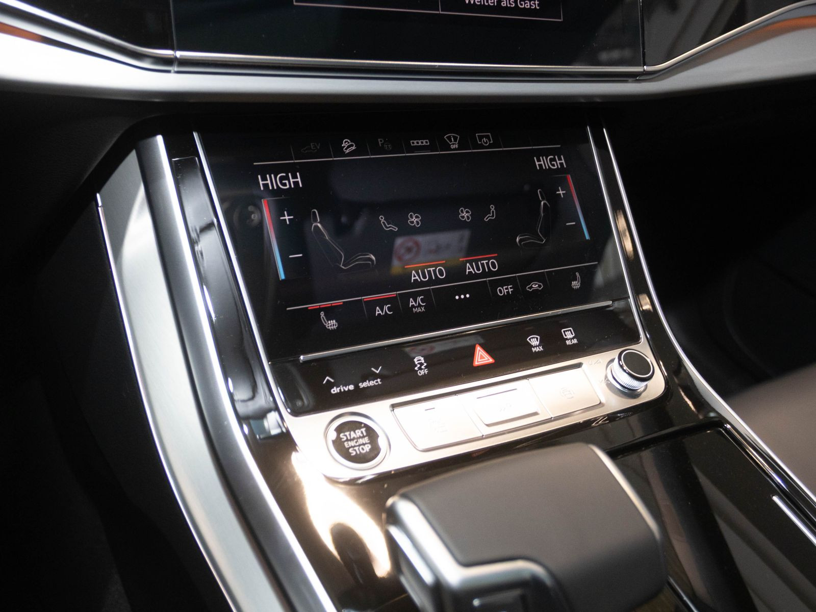 Audi Q8 TFSI e quattro 360 kW 0,5% AHK Pano UPE 131T€