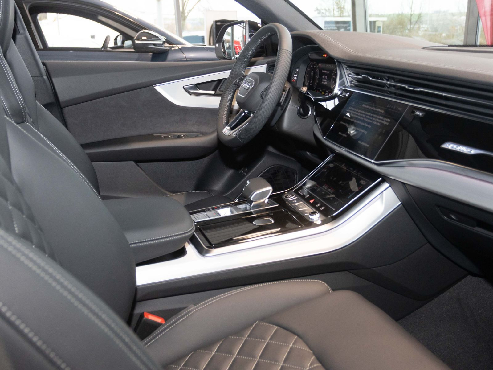 Audi Q8 TFSI e quattro 360 kW 0,5% AHK Pano UPE 131T€