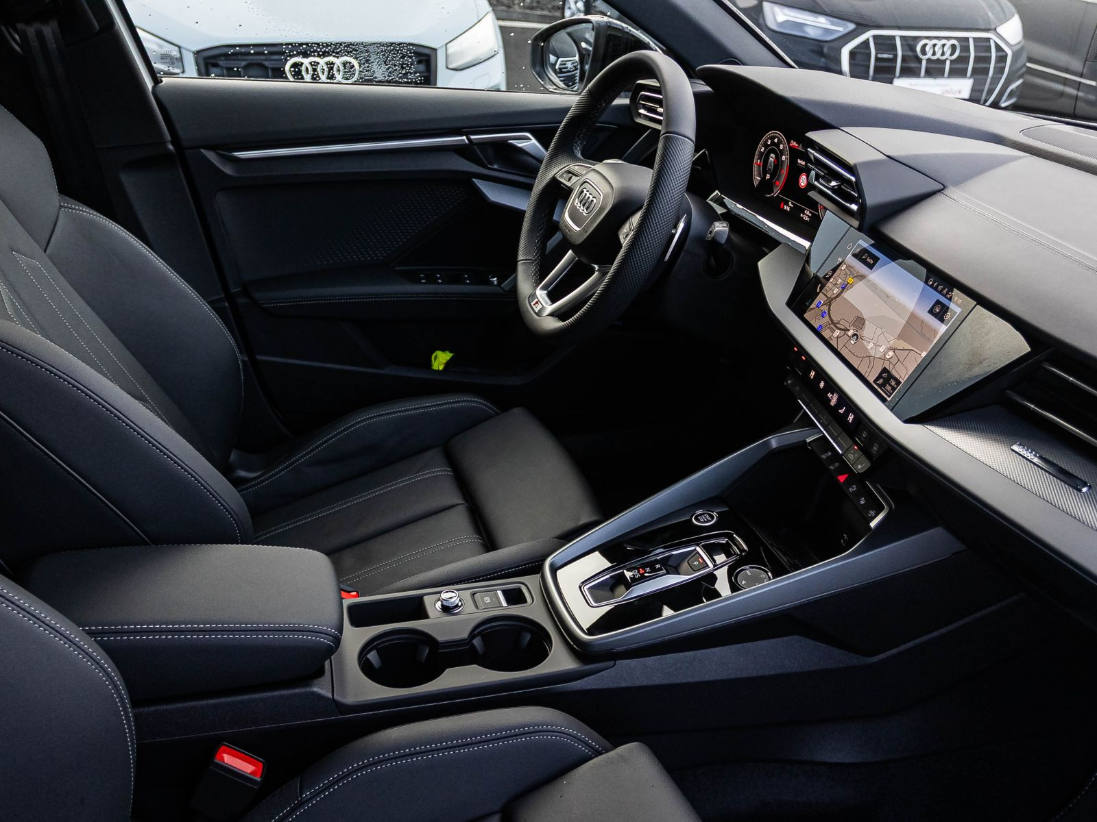 Audi A3 Sportback S line TFSI S tr onic AHK SONOS Matrix