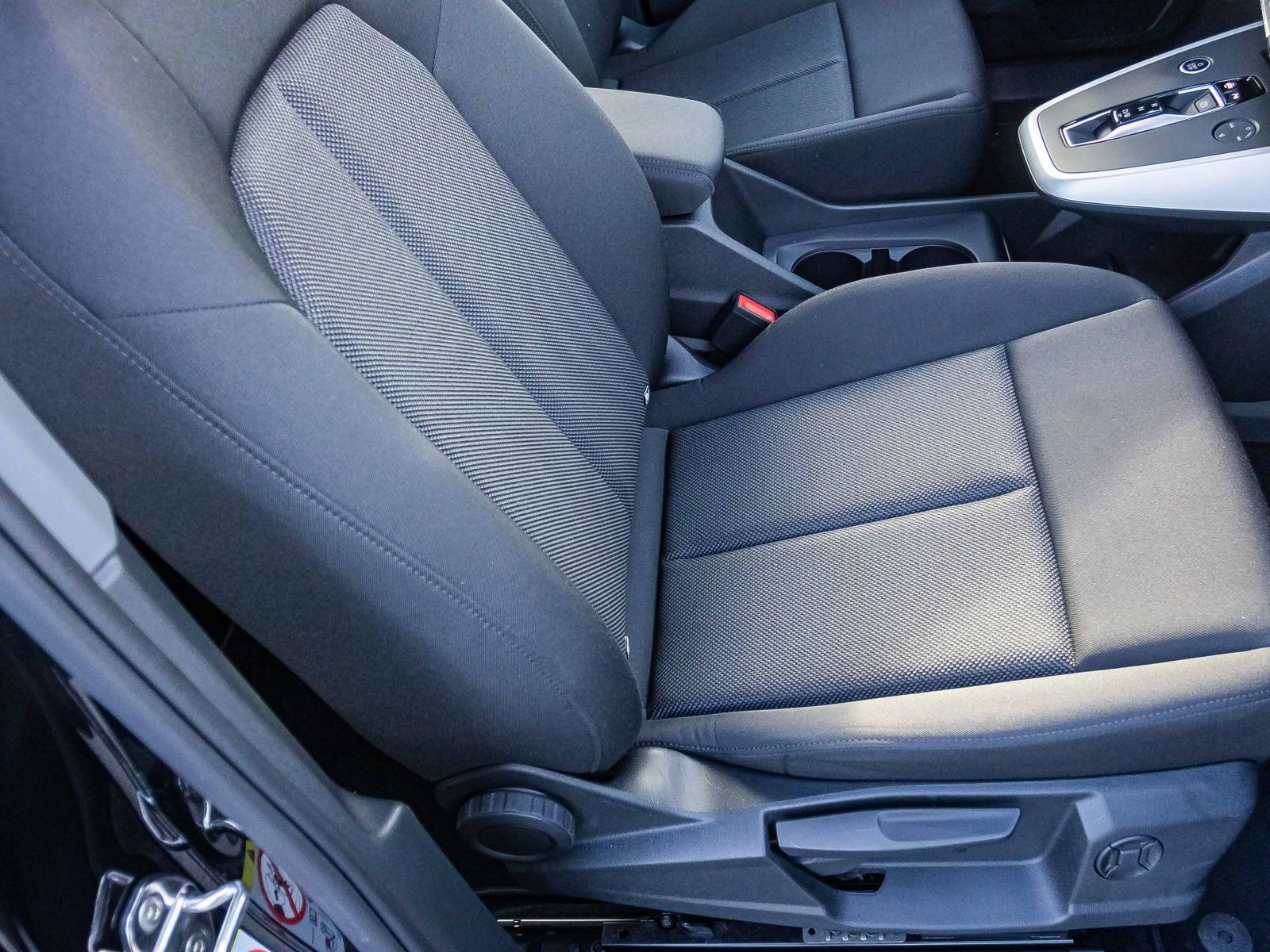 Audi Q4 Sportback e-tron S line 35 Navi LED Standklima GRA EPH DAB