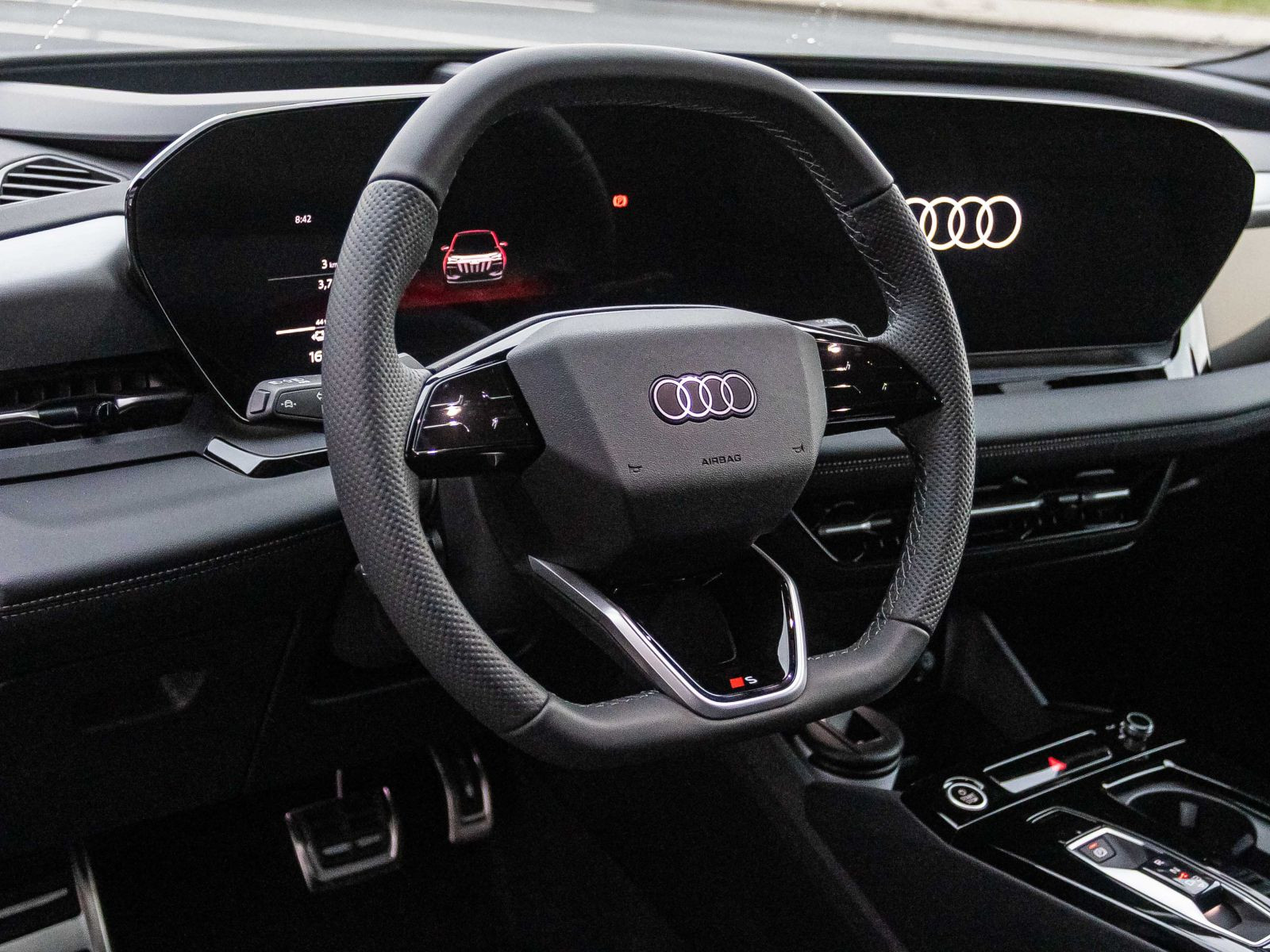 Audi Q6 SUV e-tron performance Tech-PRO  MMI-Pro Pano AHK  92.205€ UPE