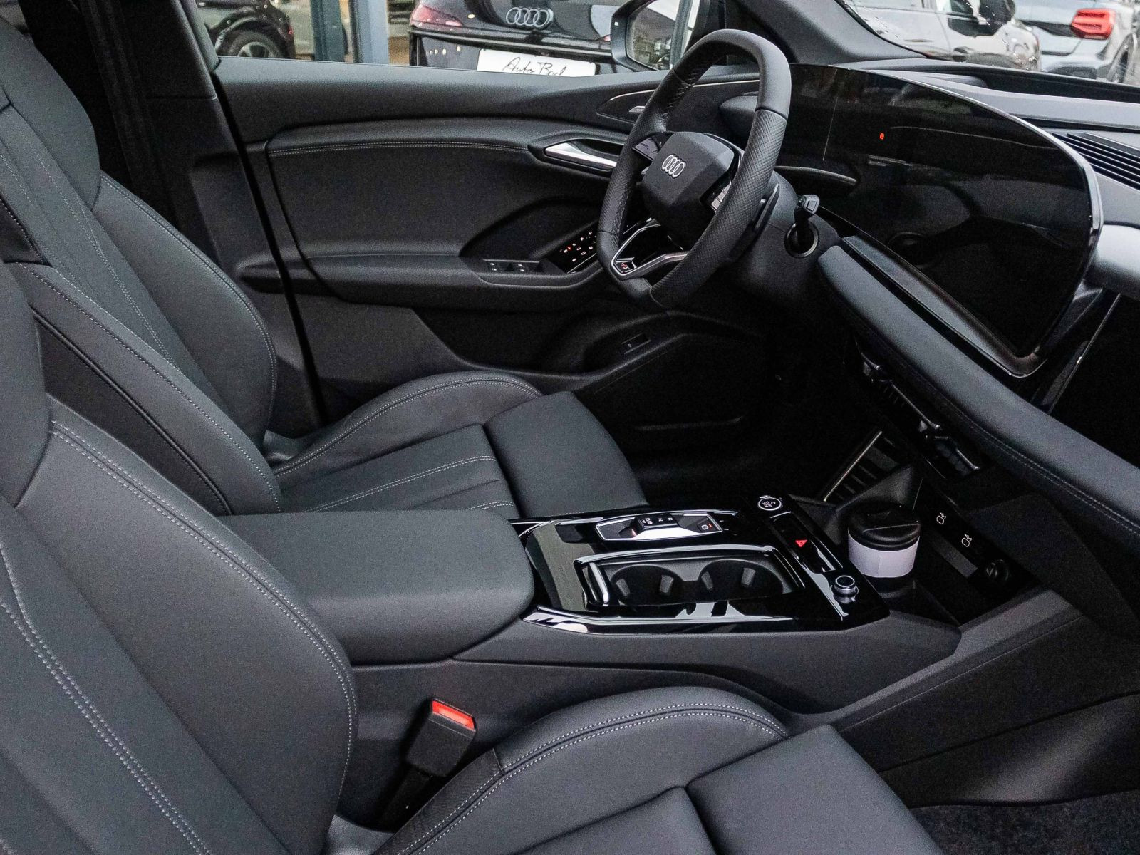 Audi Q6 SUV e-tron performance Tech-PRO  MMI-Pro Pano AHK  92.205€ UPE