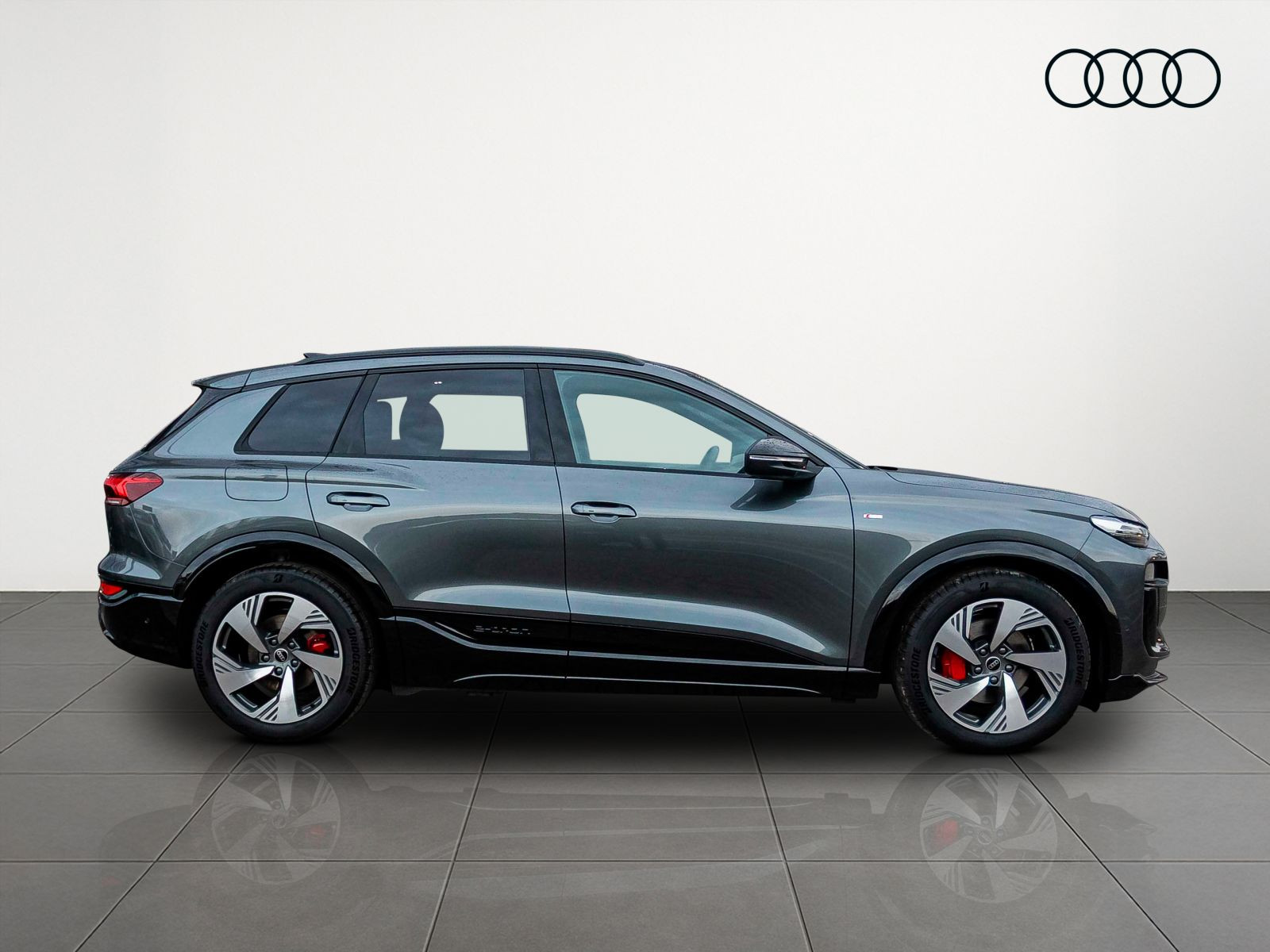 Audi Q6 SUV e-tron performance Tech-PRO  MMI-Pro Pano AHK  92.205€ UPE