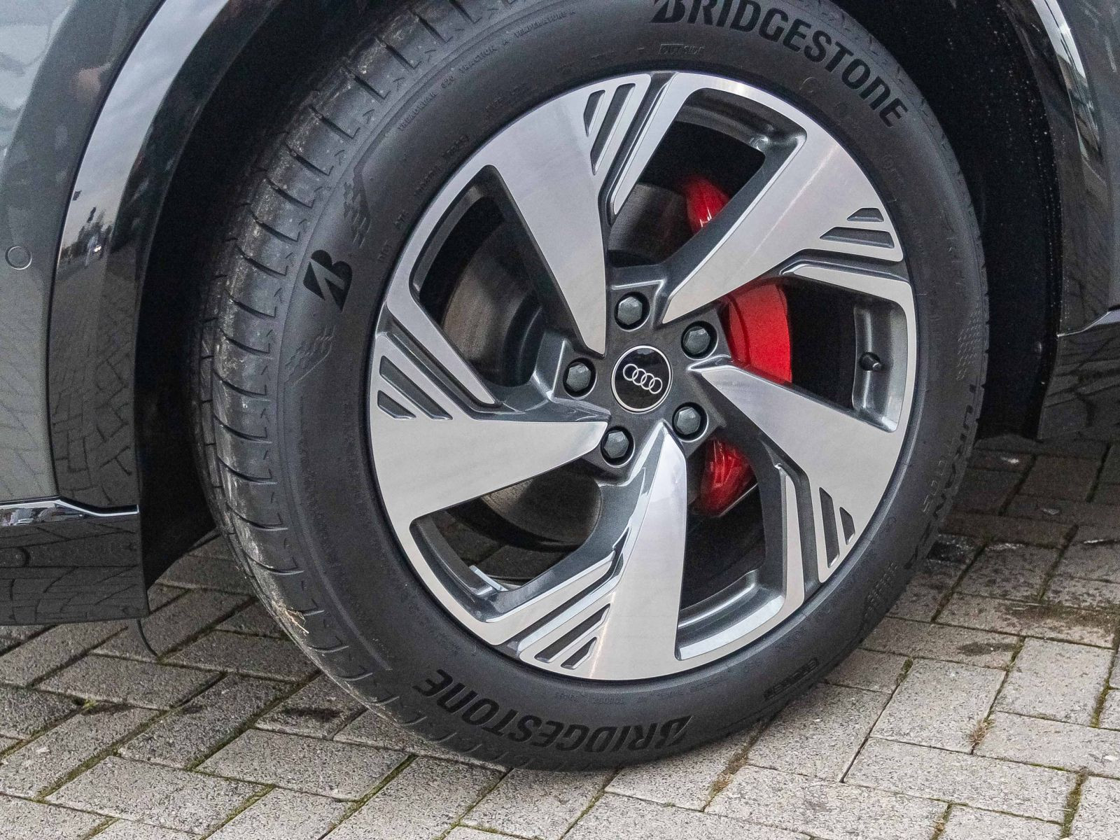 Audi Q6 SUV e-tron performance Tech-PRO  MMI-Pro Pano AHK  92.205€ UPE