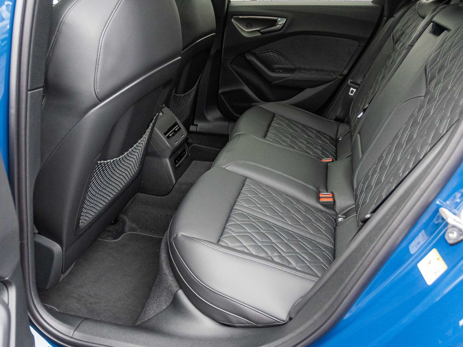 Audi A5 Avant e-hybrid quattro 270kW  TECH-PRO  AHK 20"  PANO B&O  S-Interieur