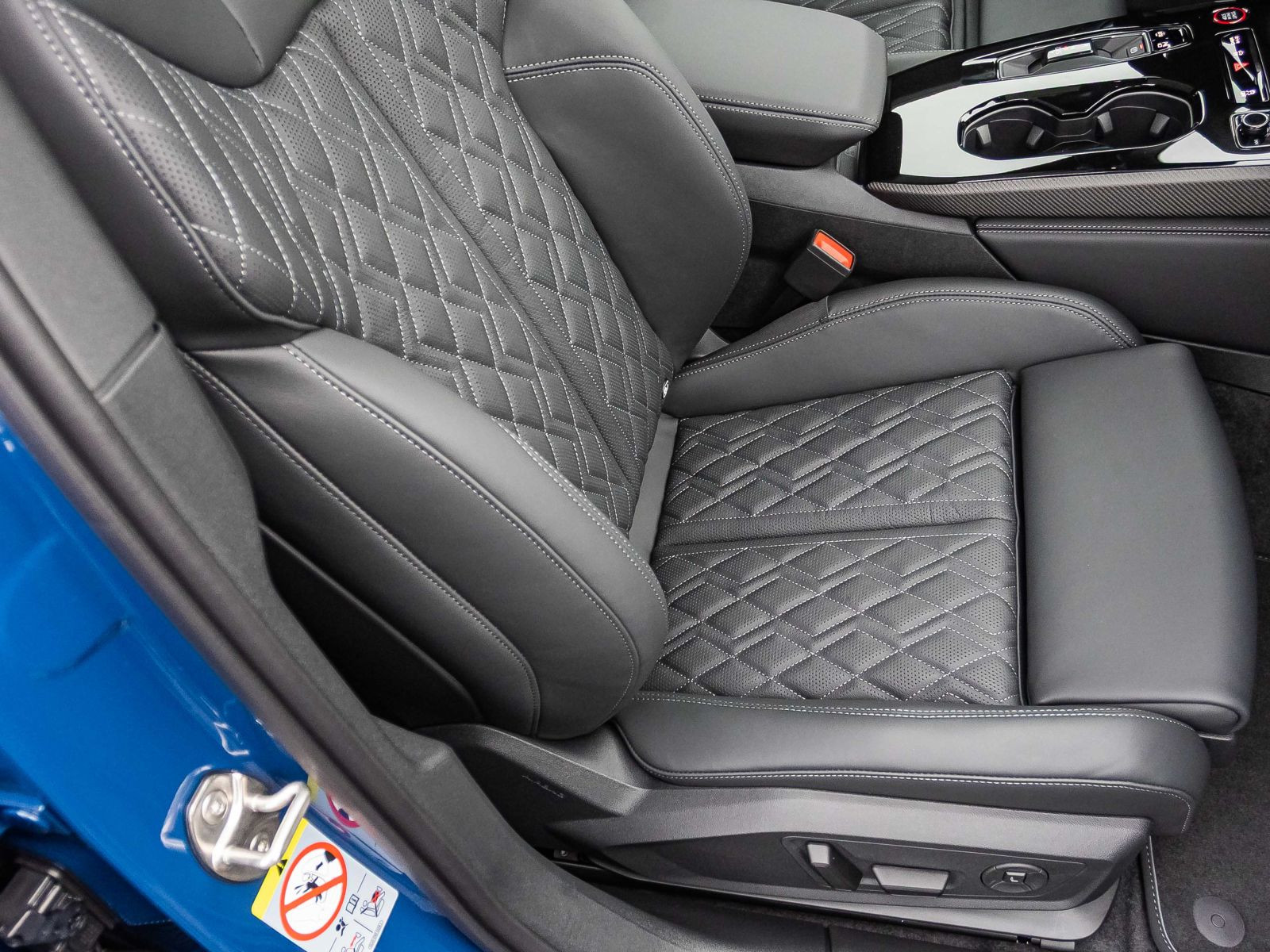 Audi A5 Avant e-hybrid quattro 270kW  TECH-PRO  AHK 20"  PANO B&O  S-Interieur