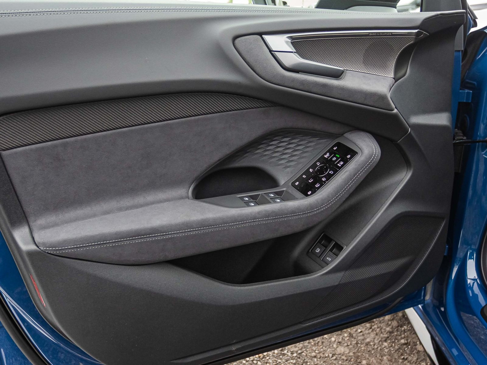 Audi A5 Avant e-hybrid quattro 270kW  TECH-PRO  AHK 20"  PANO B&O  S-Interieur