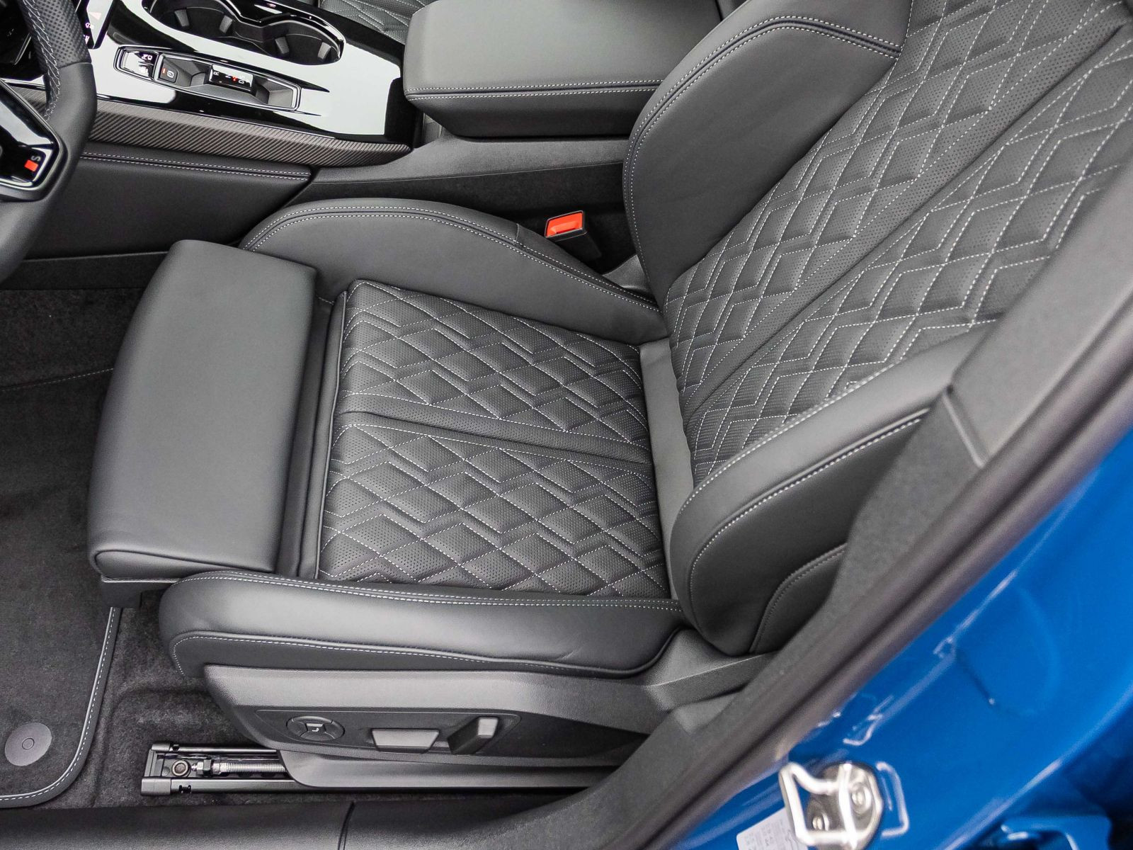 Audi A5 Avant e-hybrid quattro 270kW  TECH-PRO  AHK 20"  PANO B&O  S-Interieur