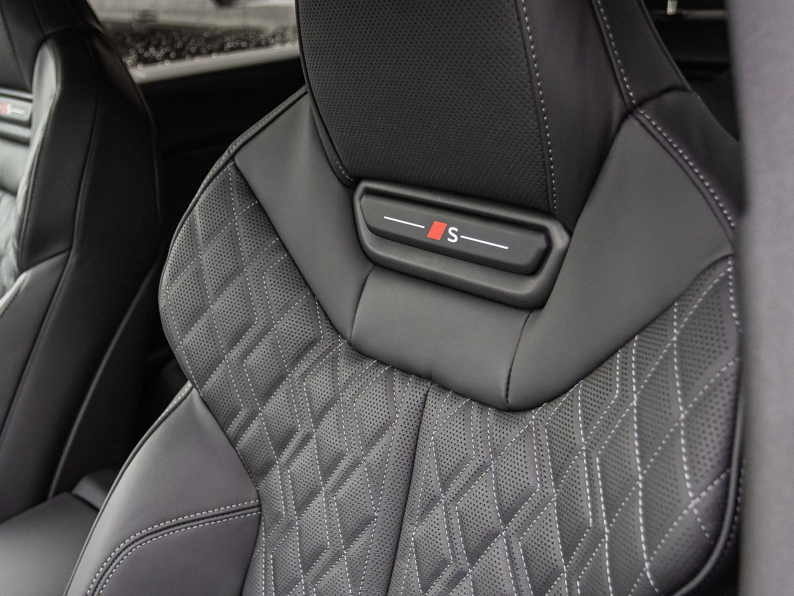 Audi A5 Avant TDI 150kW MMI Tech Pro S Interieur AHK