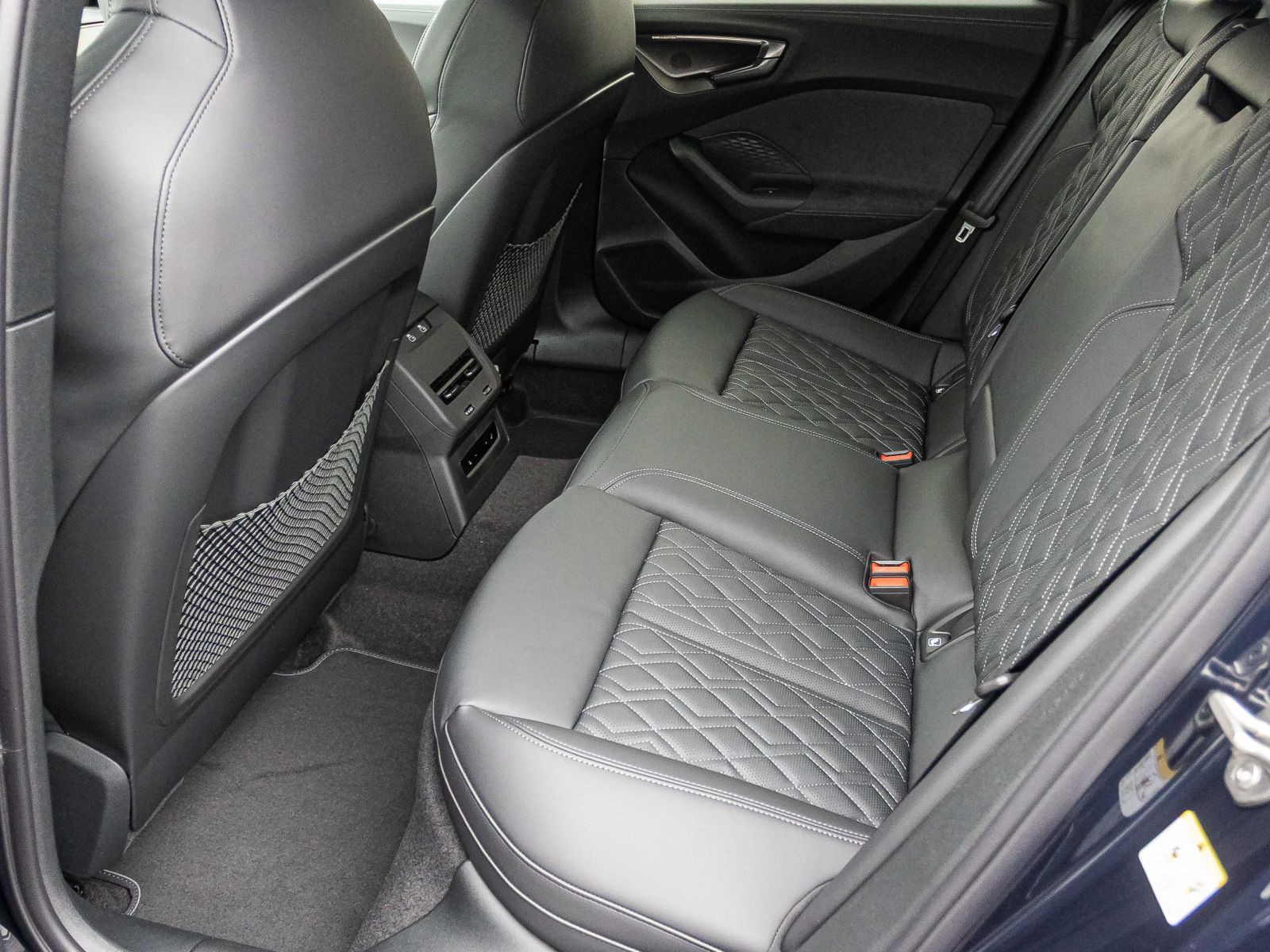 Audi A5 Avant TDI 150kW MMI Tech Pro S Interieur AHK