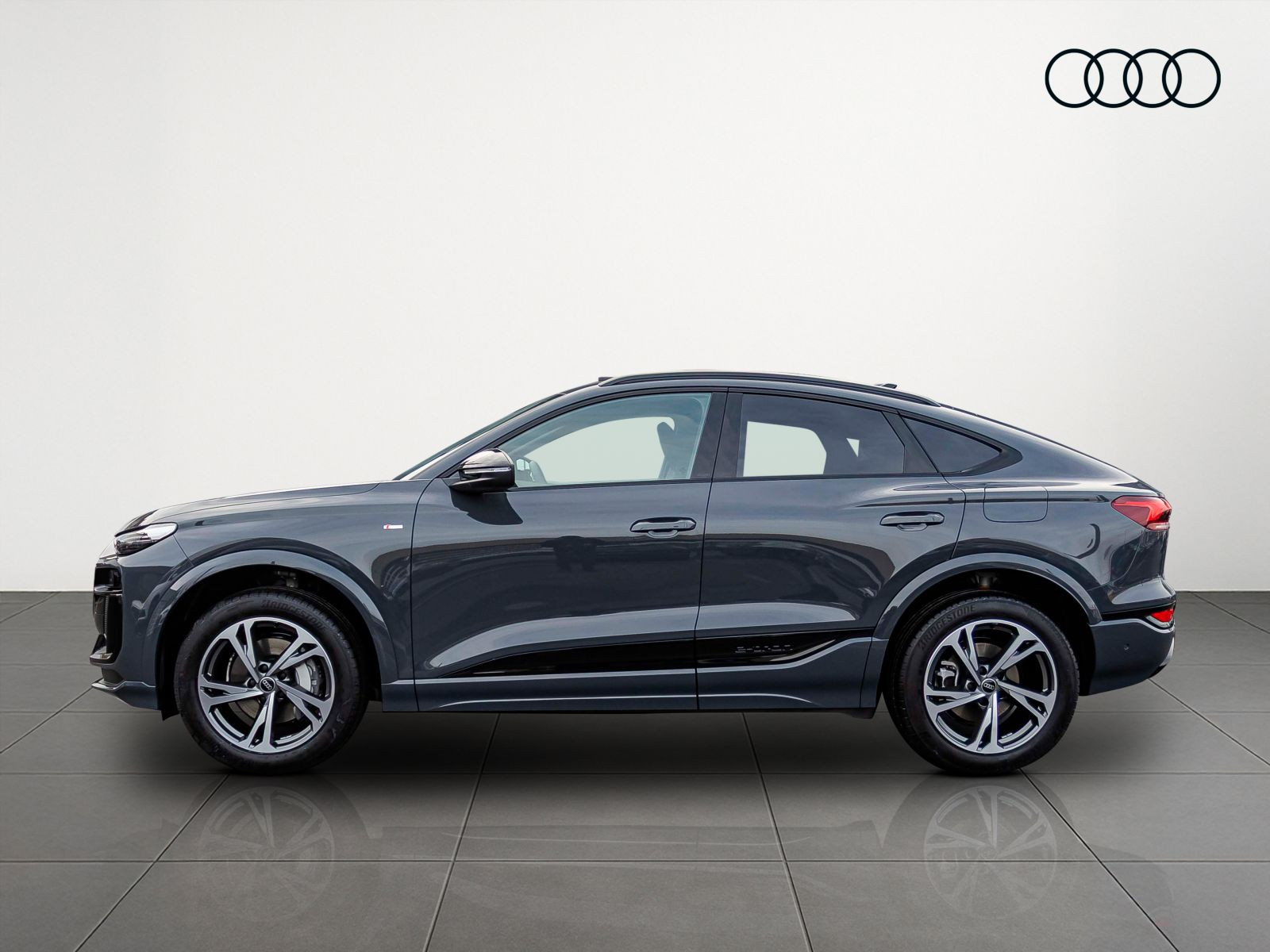 Audi Q6 Sportback S-Line e-tron performance Tech AHK  83865,-€ UPE