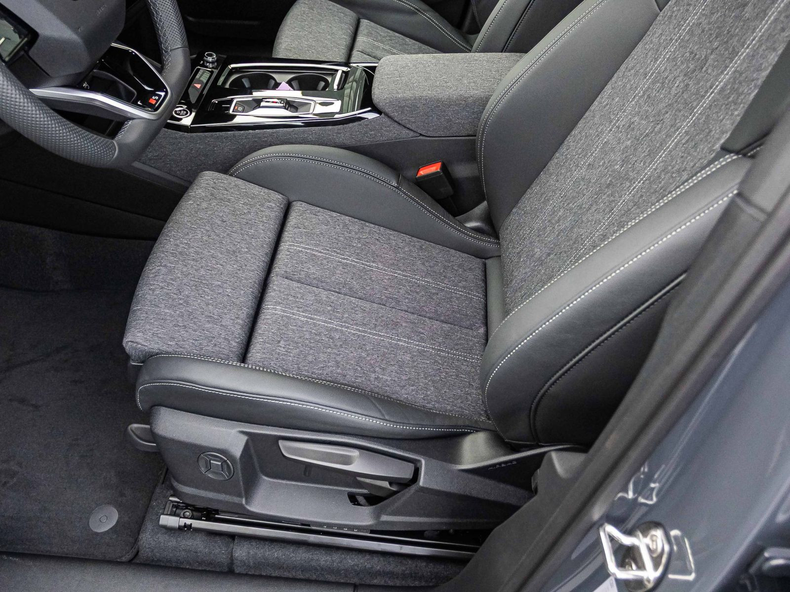 Audi Q6 Sportback S-Line e-tron performance Tech AHK  83865,-€ UPE