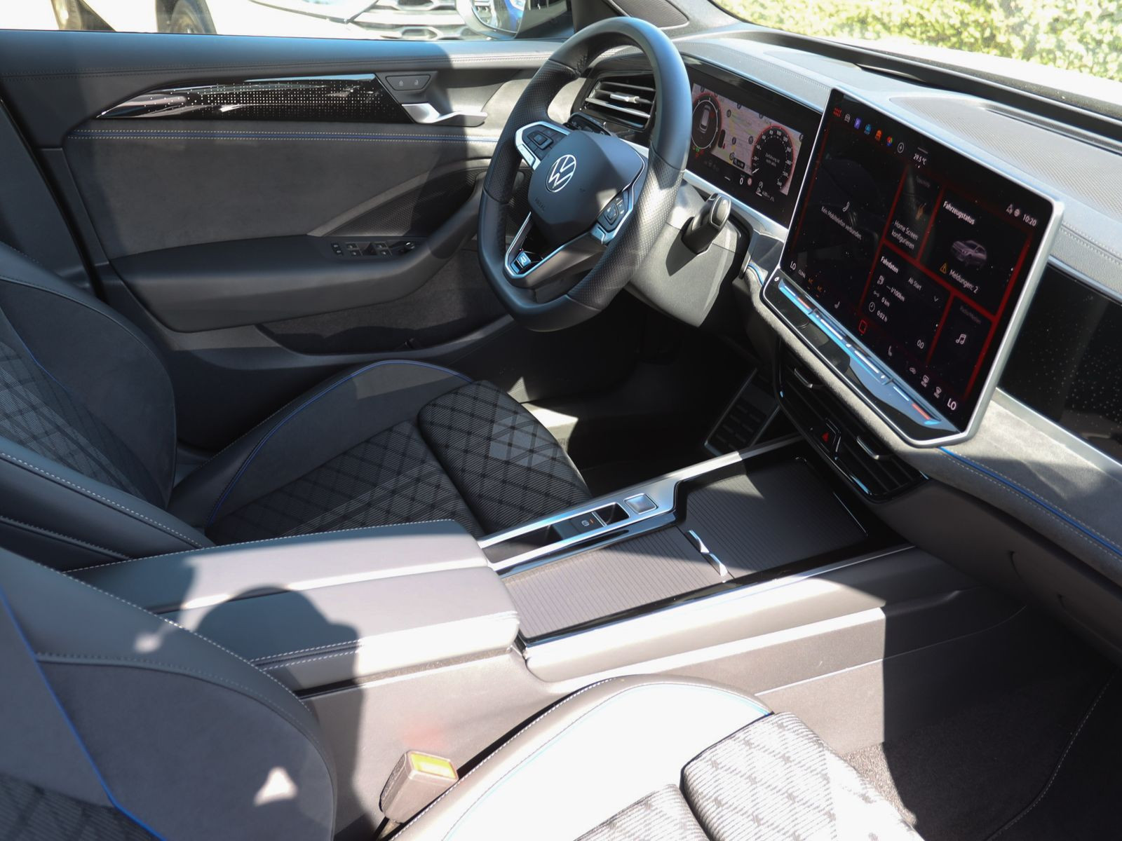 Volkswagen Passat Variant 2.0 TDI DSG R-Line Black Style 4Motion, Navi, LED-Matrix, DCC