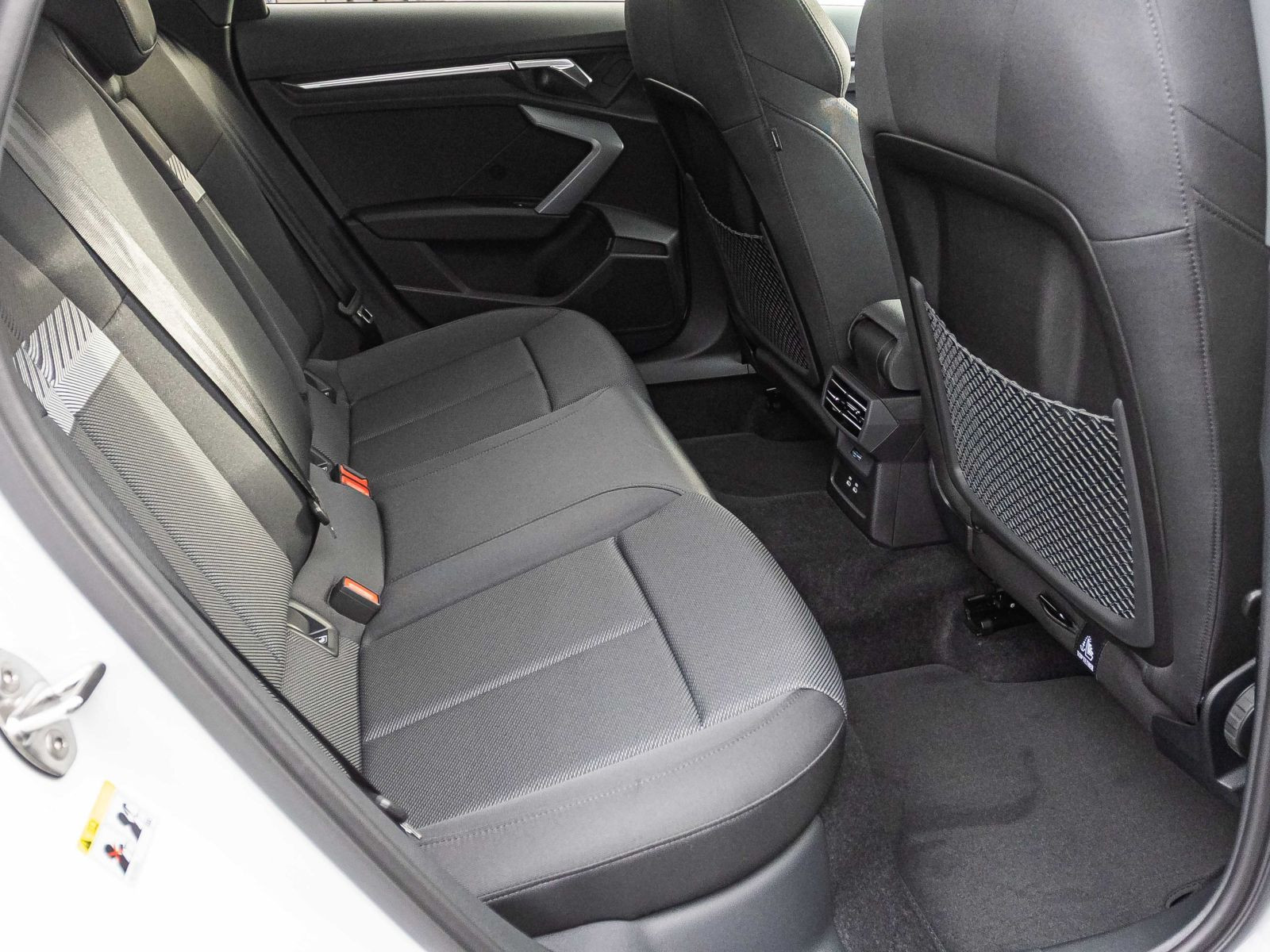 Audi A3 allstreet TFSI e 150kW AHK Business-Paket Matrix