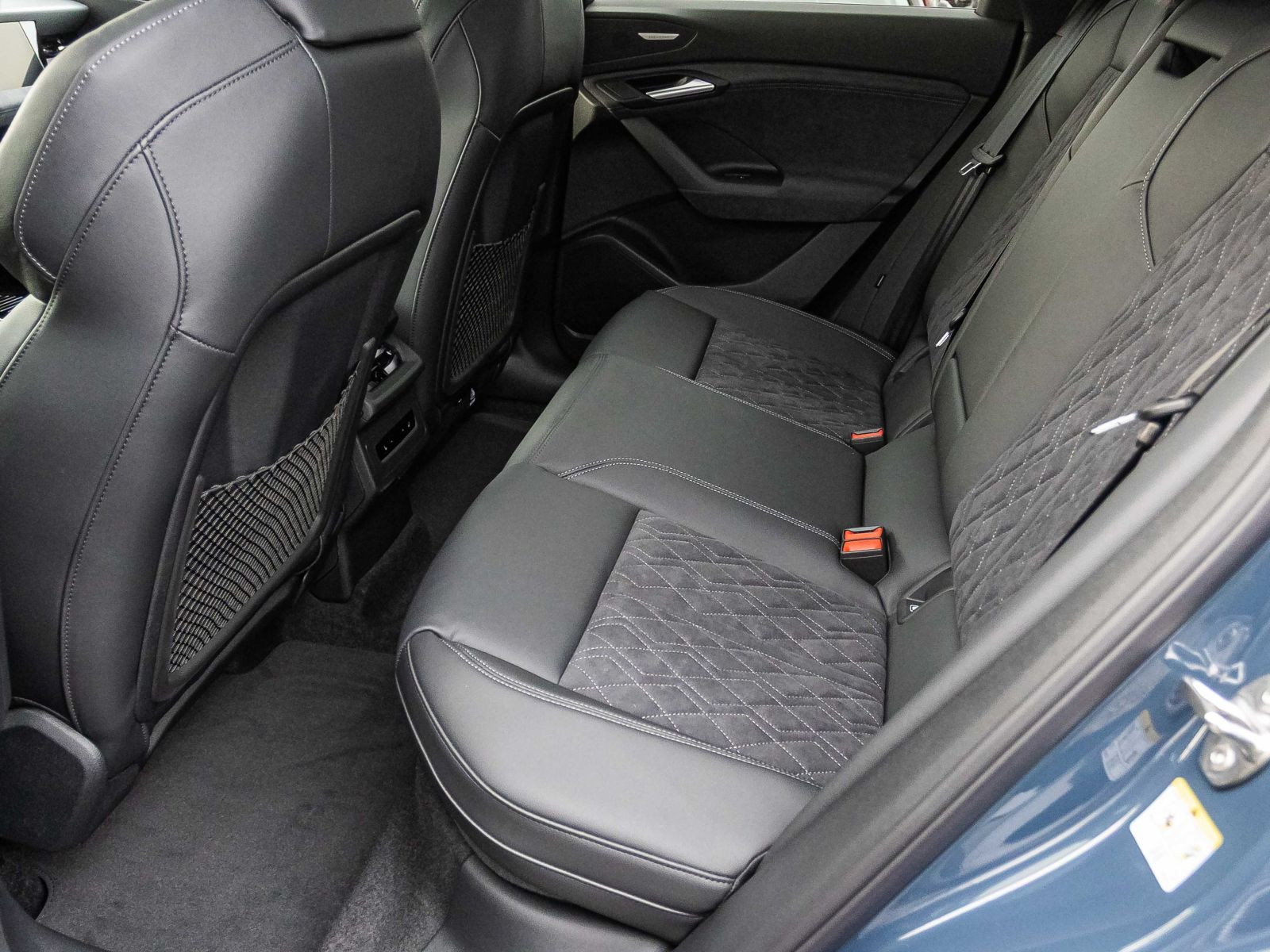 Audi Q6 Sportback e-tron S-Line perform.  Pano TECH-PRO AHK