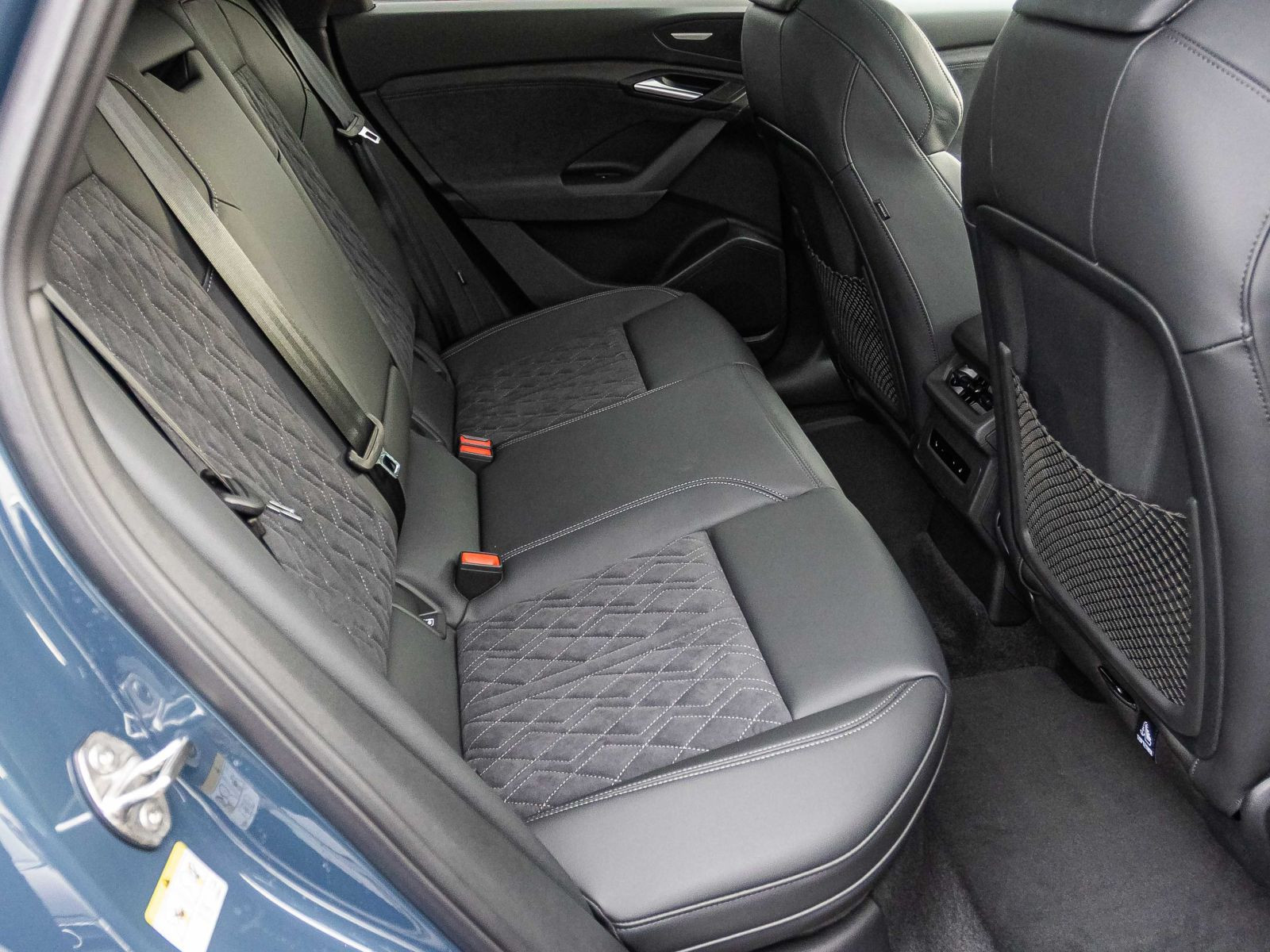 Audi Q6 Sportback e-tron S-Line perform.  Pano TECH-PRO AHK