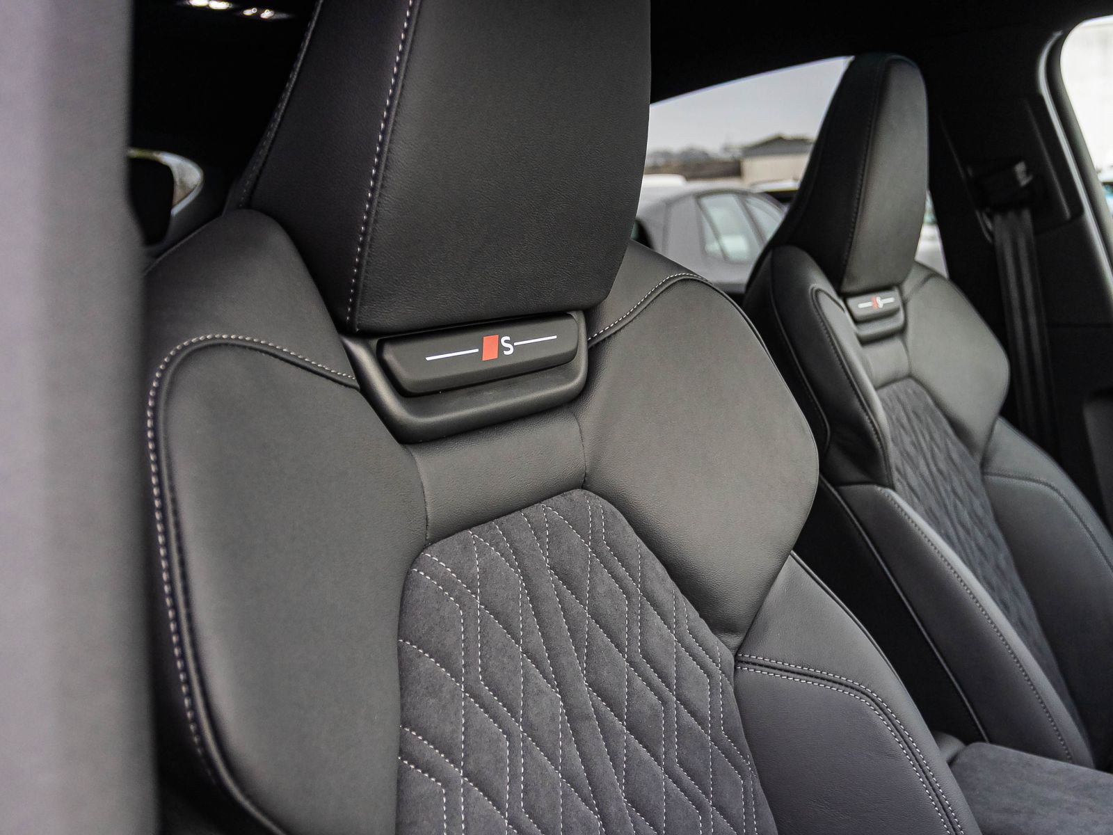 Audi Q6 Sportback e-tron S-Line perform.  Pano TECH-PRO AHK