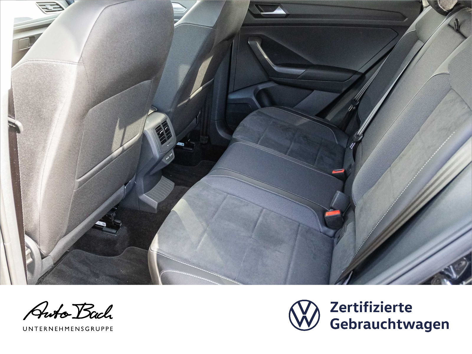 Volkswagen T-ROC 1.5 TSI DSG Style, Digital Cockpit Pro, AHK, Navi, LED, App-Connect