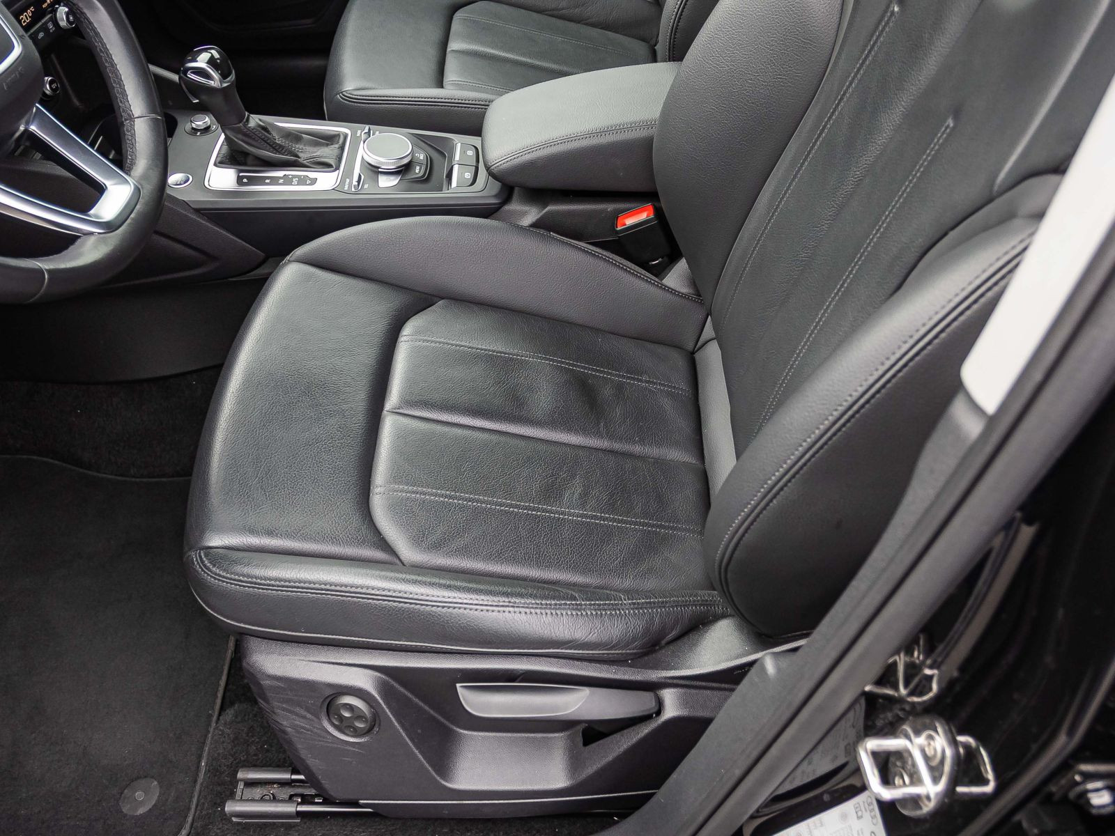 Audi Q2 S line 35TFSI Stronic Navi LED ACC EPH DAB