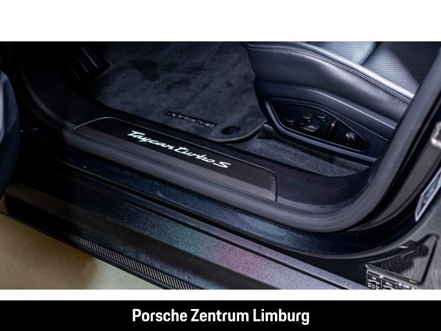 Porsche Taycan Turbo S Burmester Sitzbelüftung LEDmatrix
