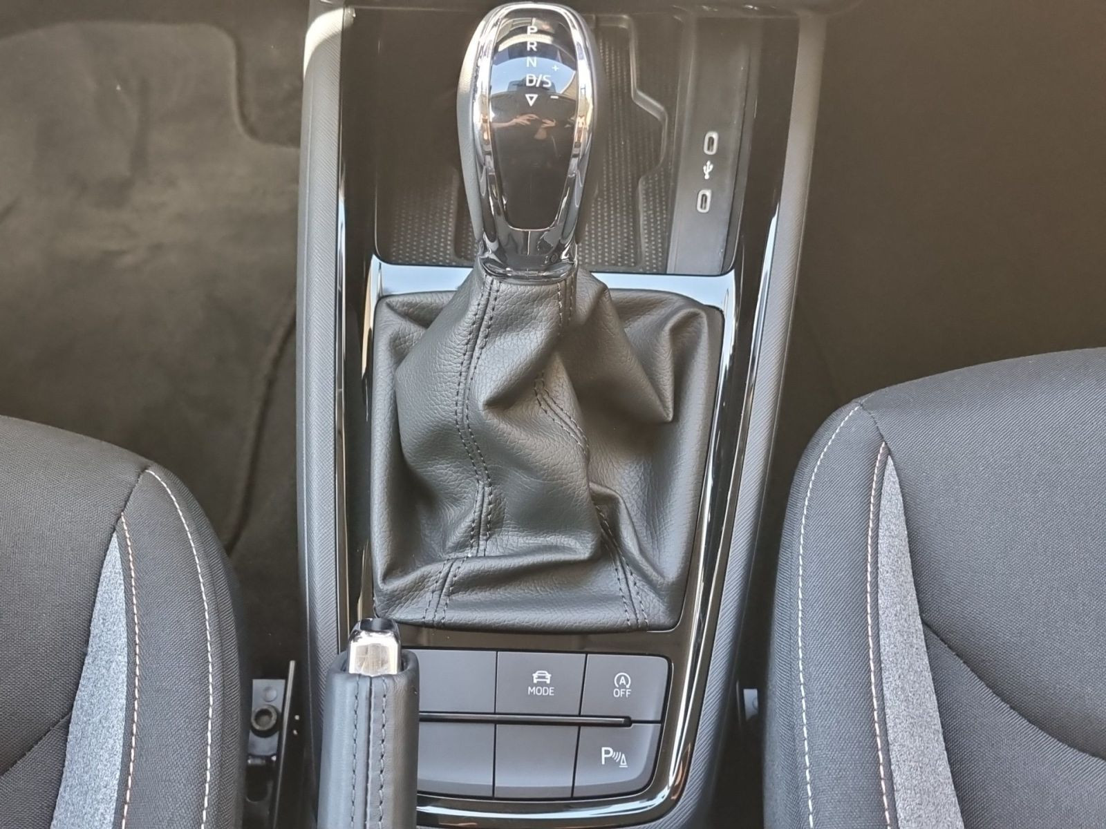 Skoda Kamiq 1.5 TSI Tour DSG Navi LED CarPlay GRA EPH