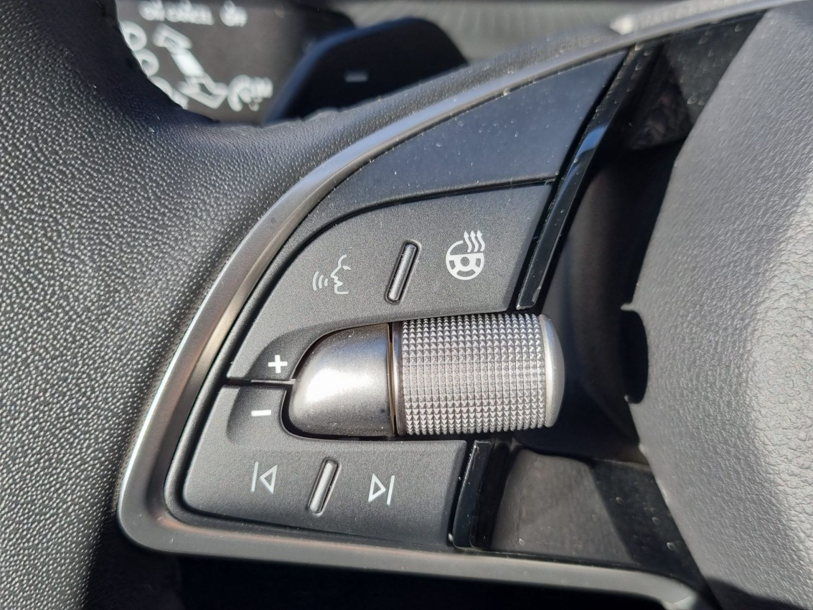 Skoda Kamiq 1.5 TSI Tour DSG Navi LED CarPlay GRA EPH