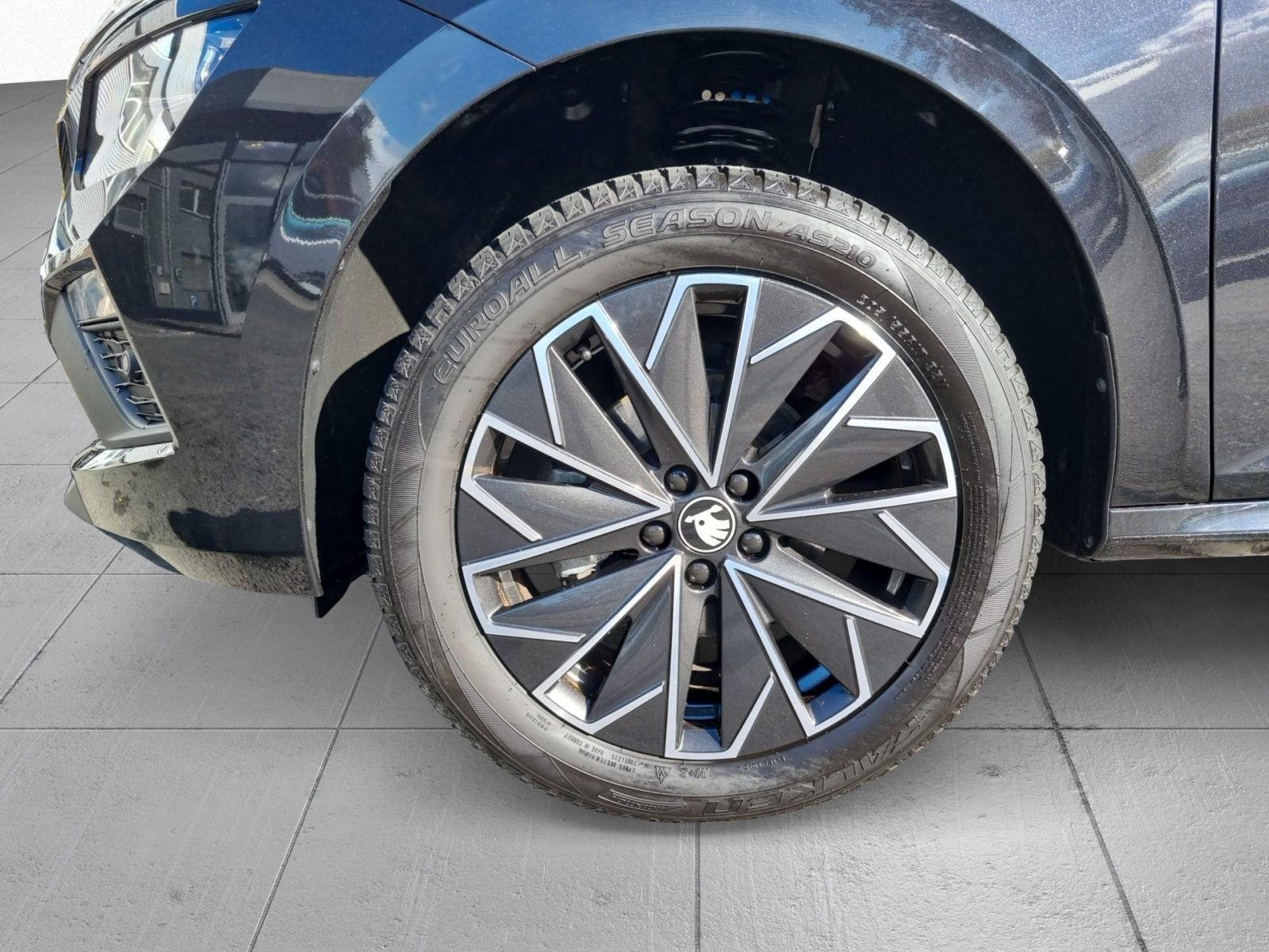 Skoda Kamiq 1.5 TSI Tour DSG Navi LED CarPlay GRA EPH