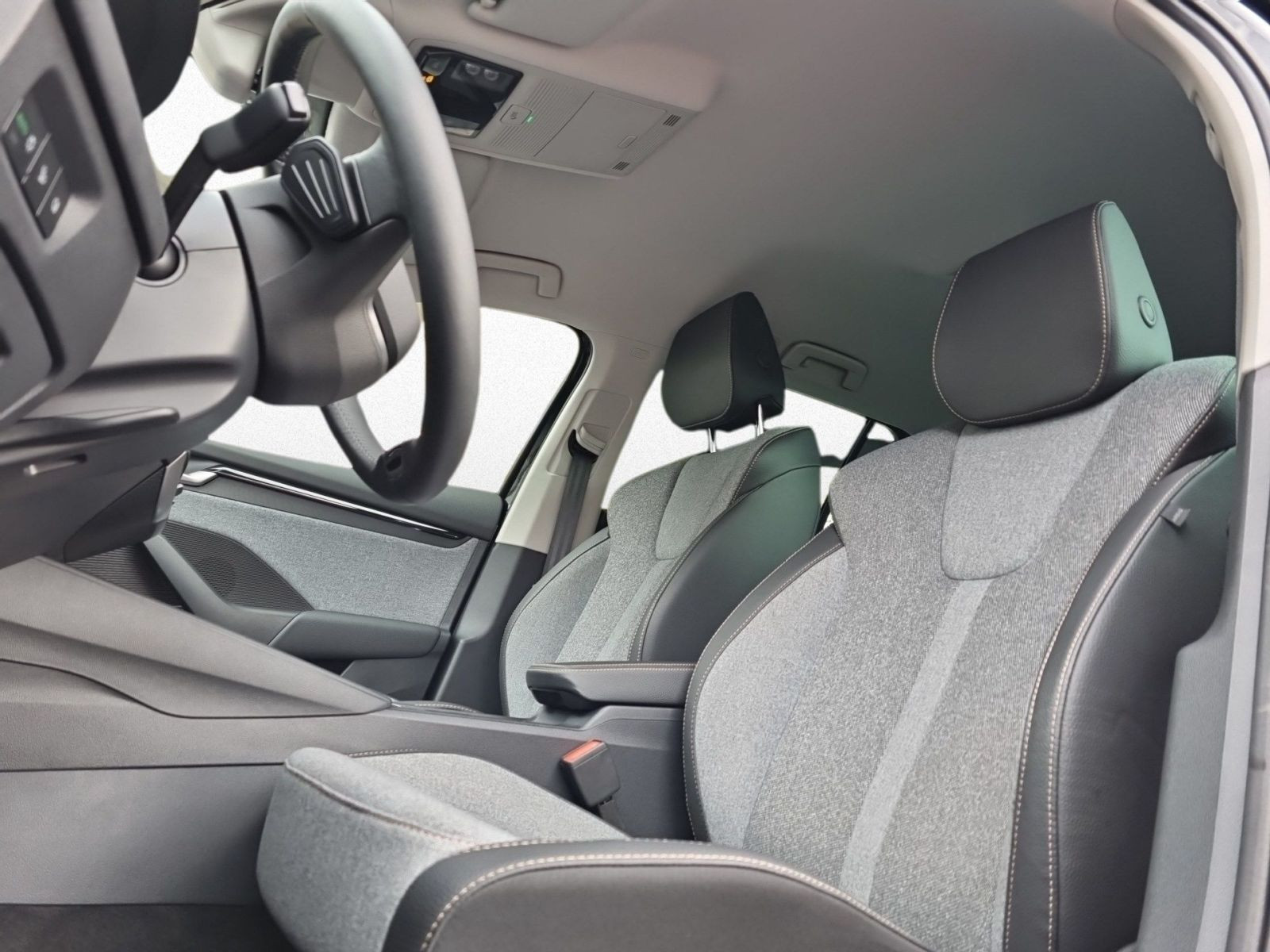 Skoda Octavia Combi 1.5TSI Selection DSG Navi LED EPH