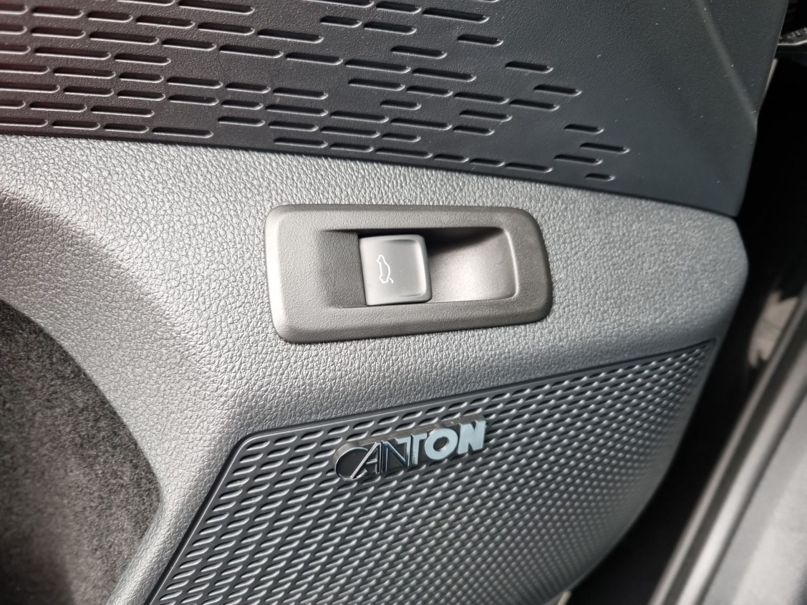 Skoda Octavia Combi 1.5TSI Selection DSG Navi LED EPH