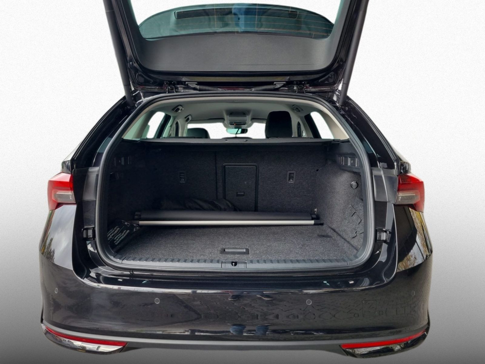 Skoda Octavia Combi 1.5TSI Selection DSG Navi LED EPH